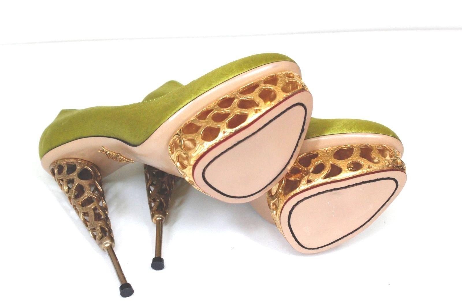 New CHARLOTTE OLYMPIA Chartreuse 'Objets D'Art' pumps 38-39 uk 5-6   In Excellent Condition For Sale In London, GB