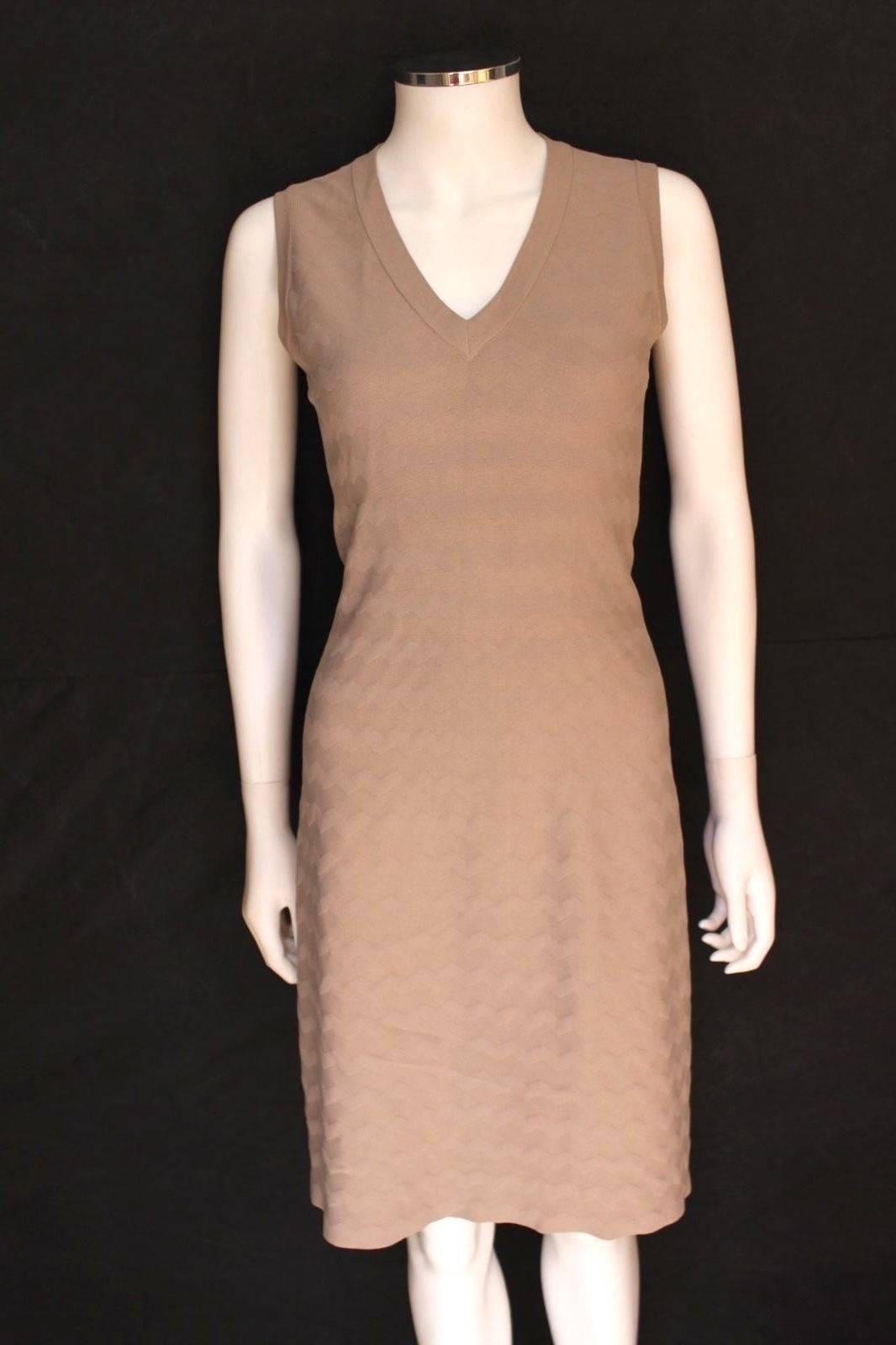 Alaia Dusky Beige Chevron Stretch Knit Dress with Matching Top  F42 uk 12  In Excellent Condition For Sale In London, GB