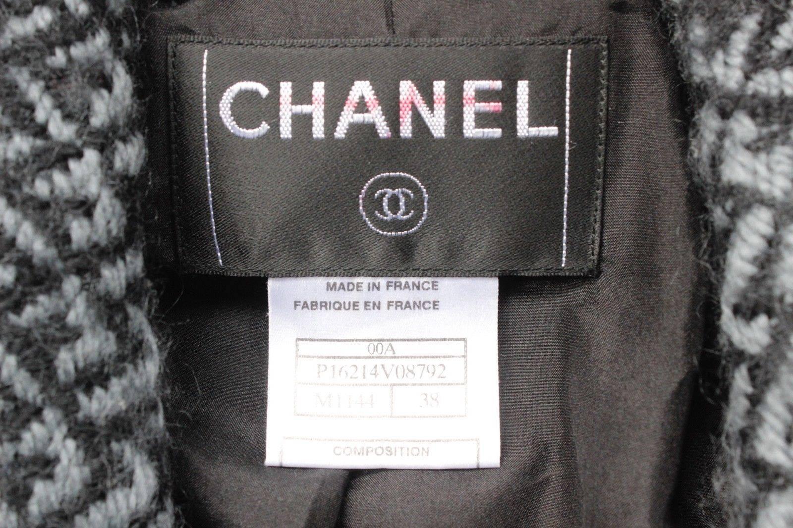 Authentic Chanel Blue Chevron Wool Sequin Jacket F 38 uk 10  For Sale 4