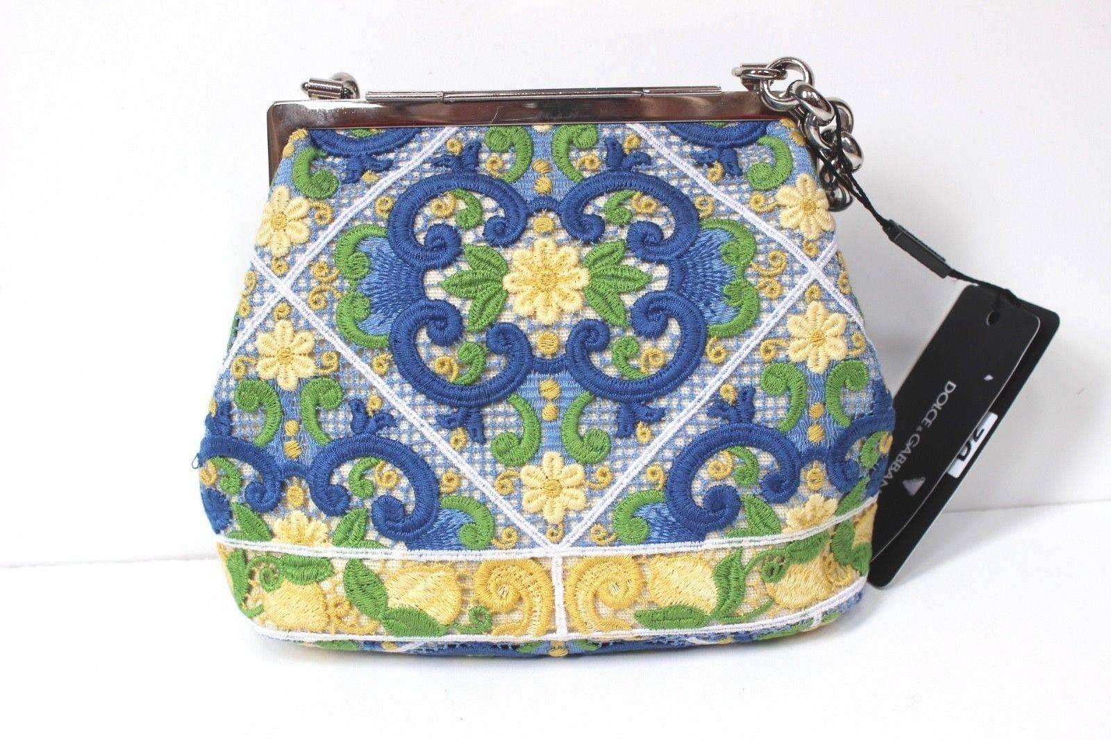Women's New Dolce & Gabbana White Floral Embroidered Coin Purse Chain Bag For Sale