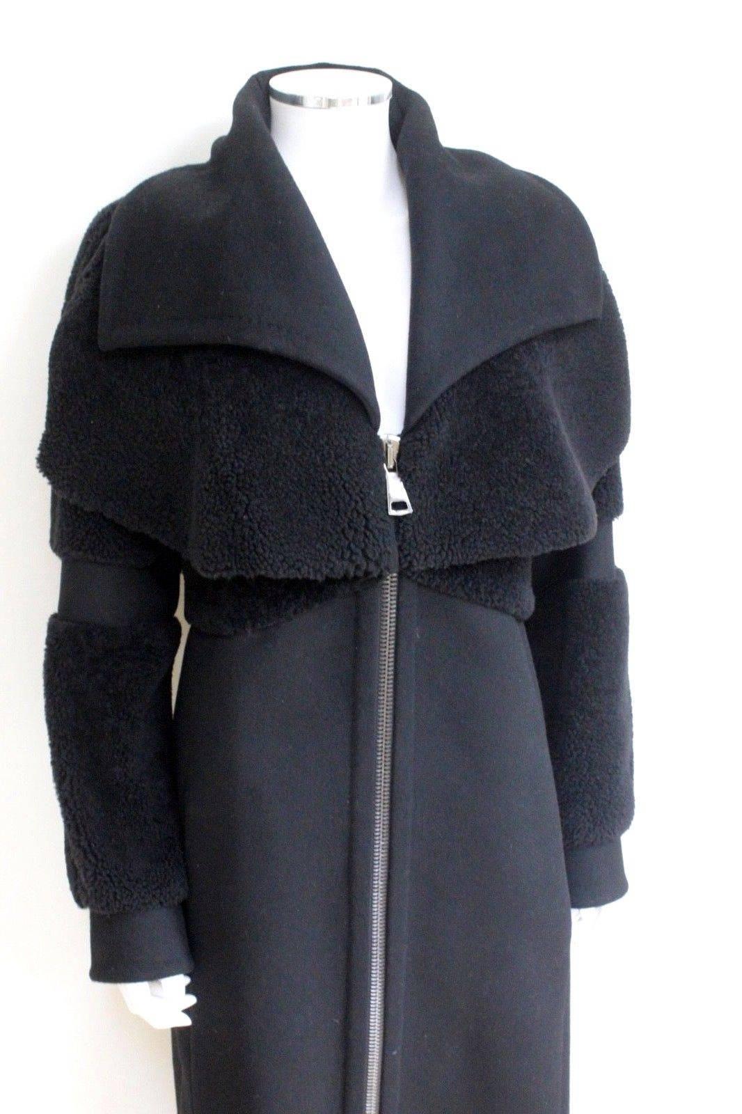 £2800 Antonio Berardi Black Shearling Fur Cape Coat It 40 uk 8   In Excellent Condition For Sale In London, GB