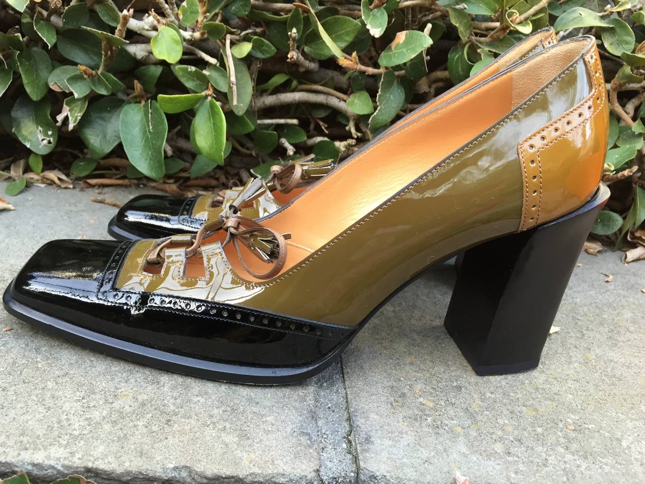 Hermes Patent Leather Pumps In Excellent Condition In Cloverdale, CA