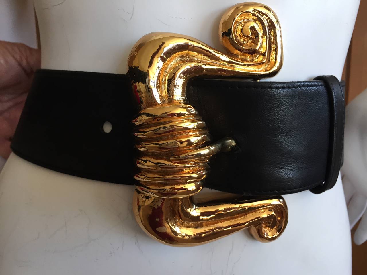 Christian Lacroix 1980's Bold Gold Belt 65 In Good Condition In Cloverdale, CA
