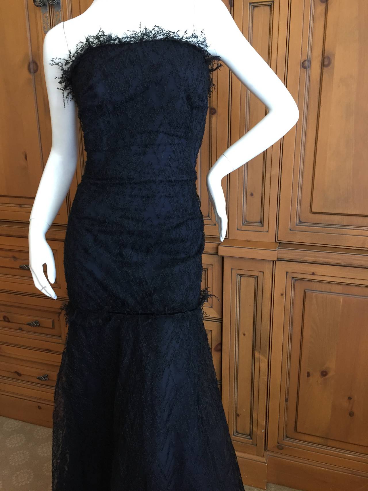 Women's Carolina Herrera Lace Strapless Gown