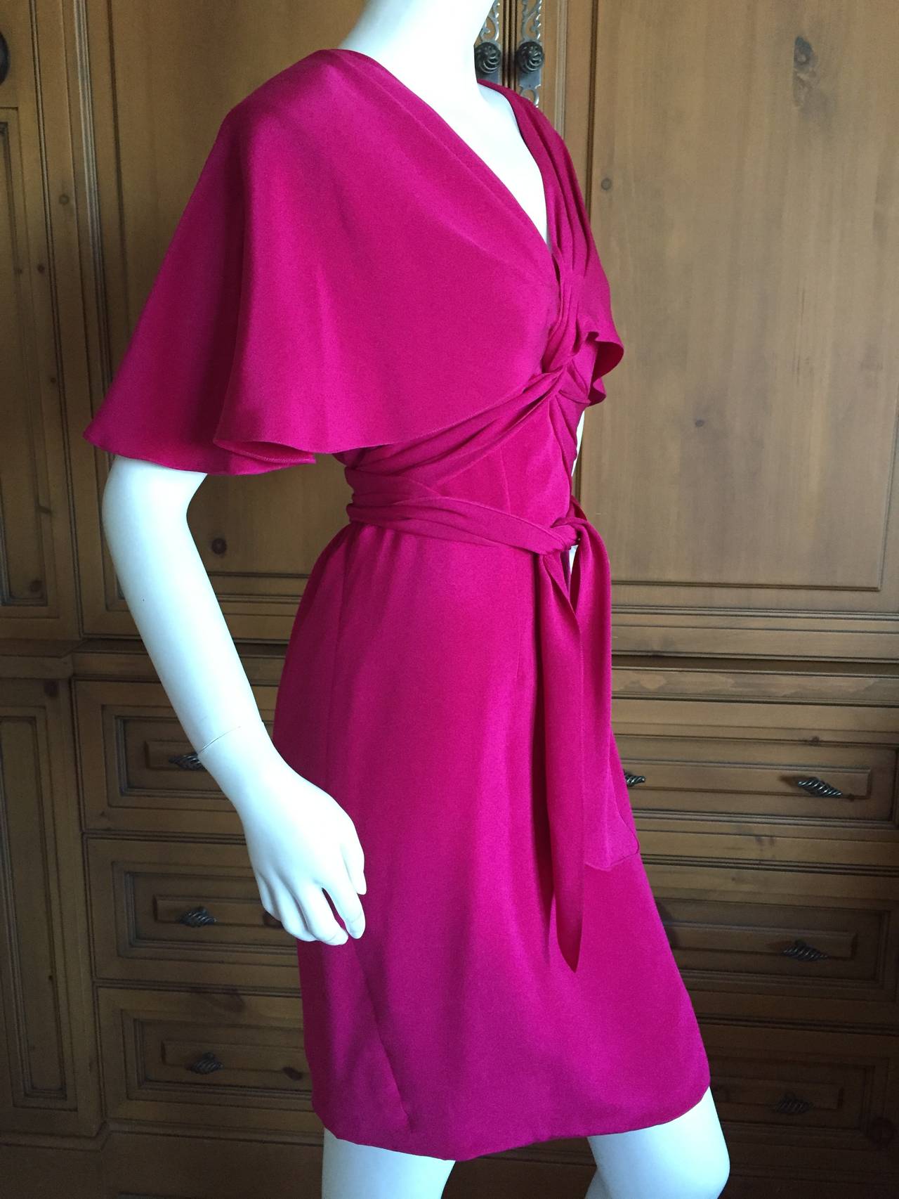 Hanae Mori Elegant Silk Capelet Dress In Excellent Condition For Sale In Cloverdale, CA