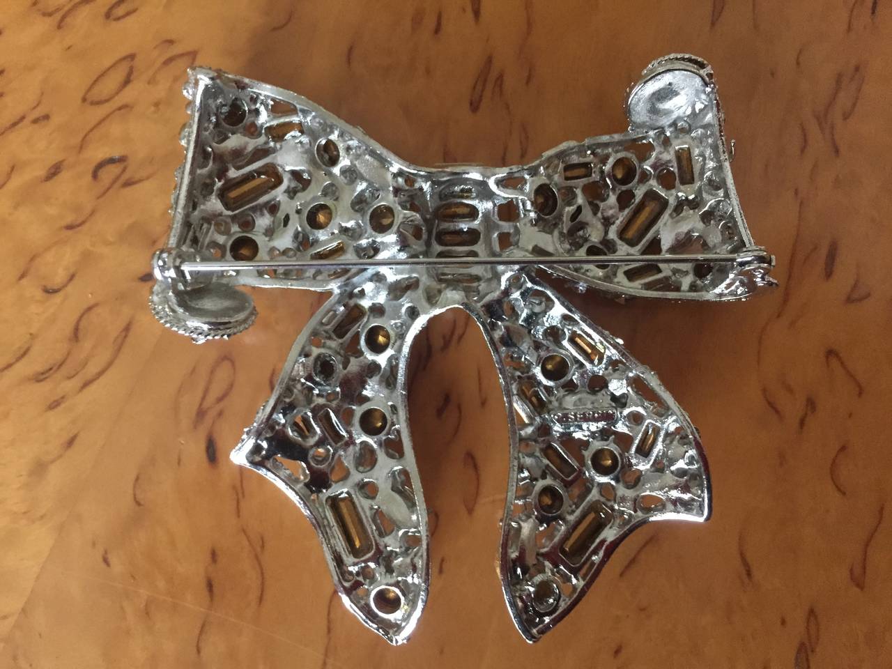 R. Serbin Giant Crystal Bow Brooch Pin In Excellent Condition In Cloverdale, CA