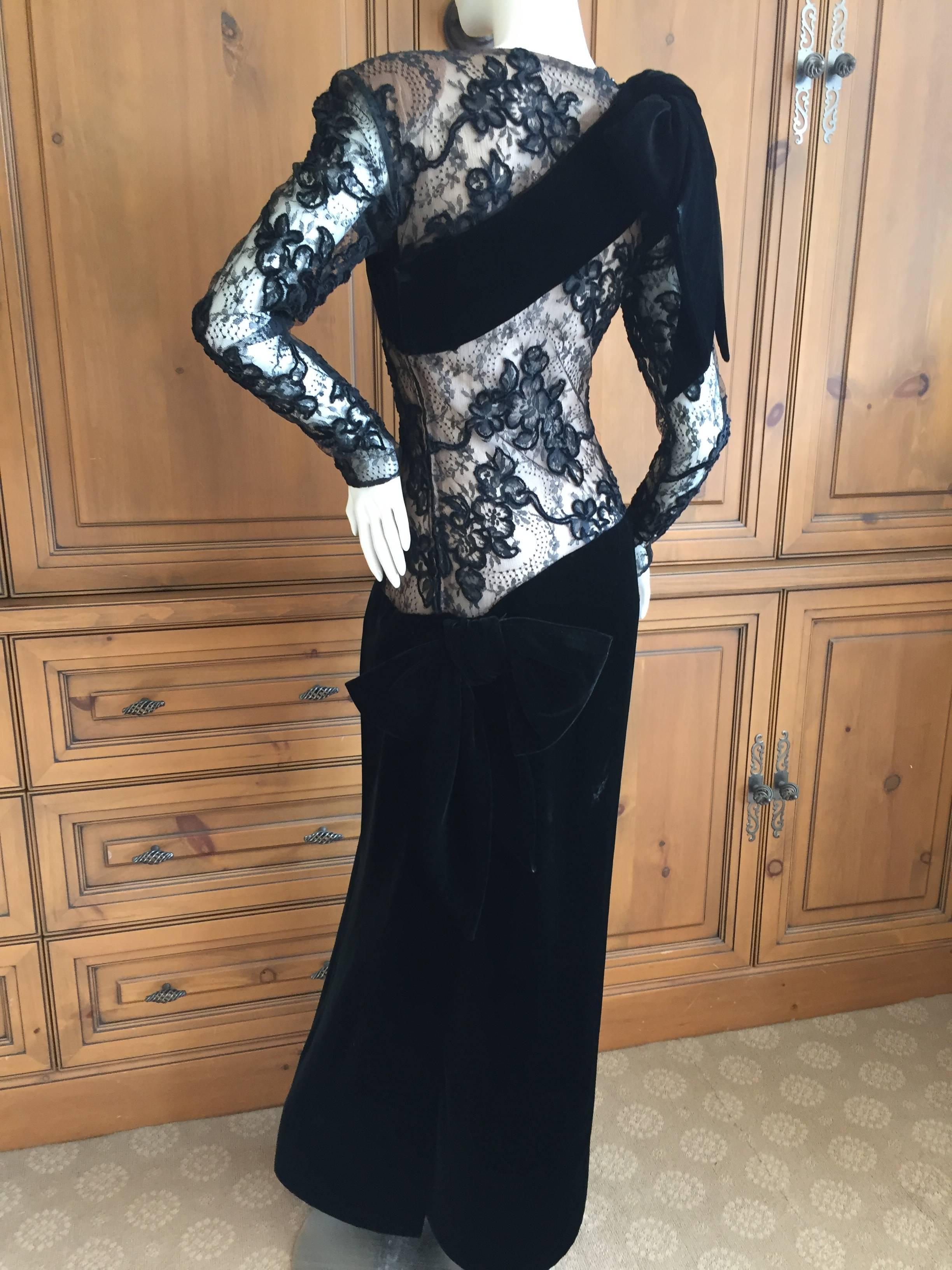 Jacqueline de Ribes Black Lace and Velvet Evening Dress In Excellent Condition In Cloverdale, CA