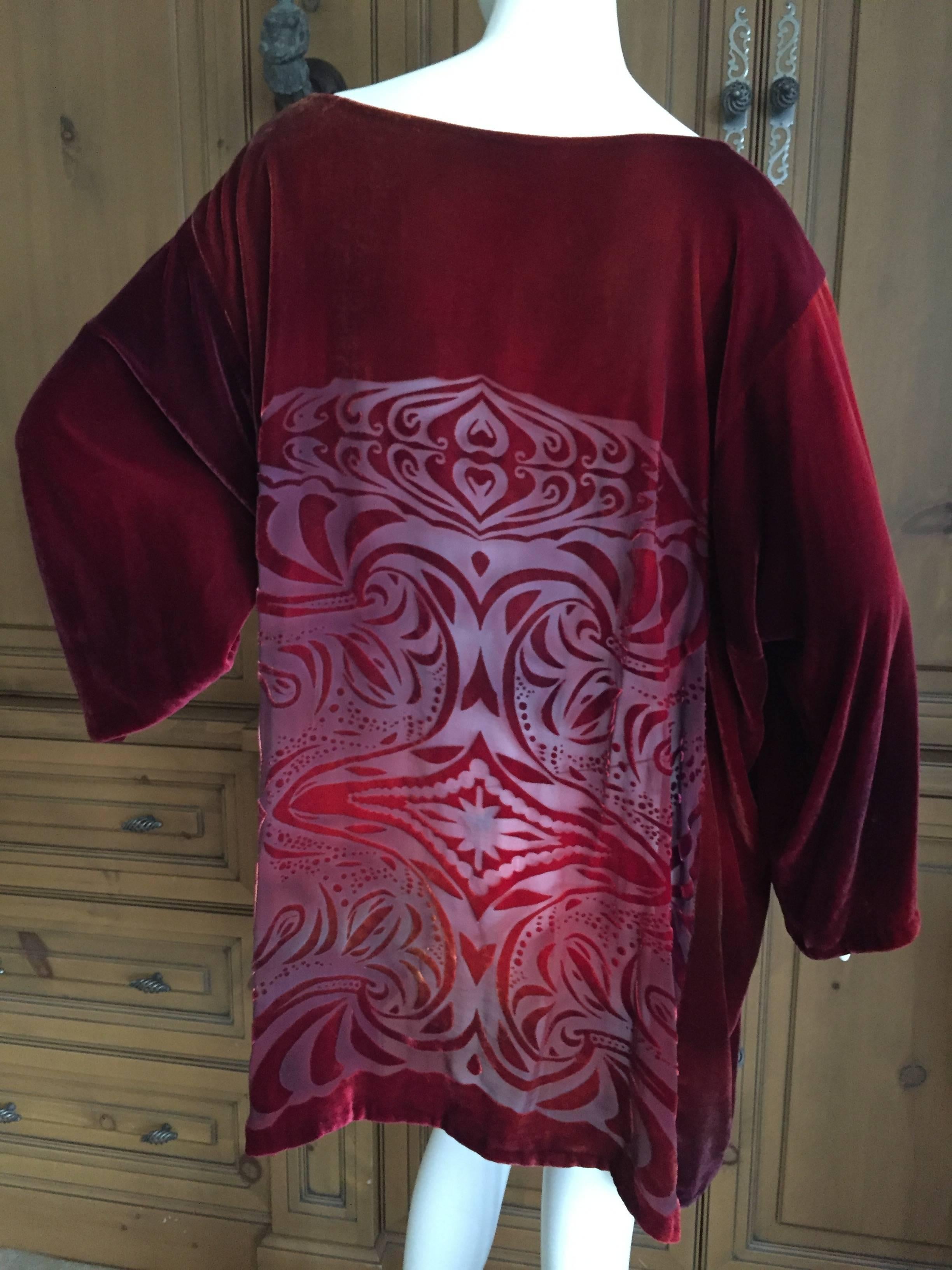 Luxurious devore (Burnout) Velvet tunic style dress from Patricia Lester.
Charles and Patricia Lester danced to their own drummer, crafting everything by hand with timeless traditions. They were part of the 1970's Art to Wear movement championed by