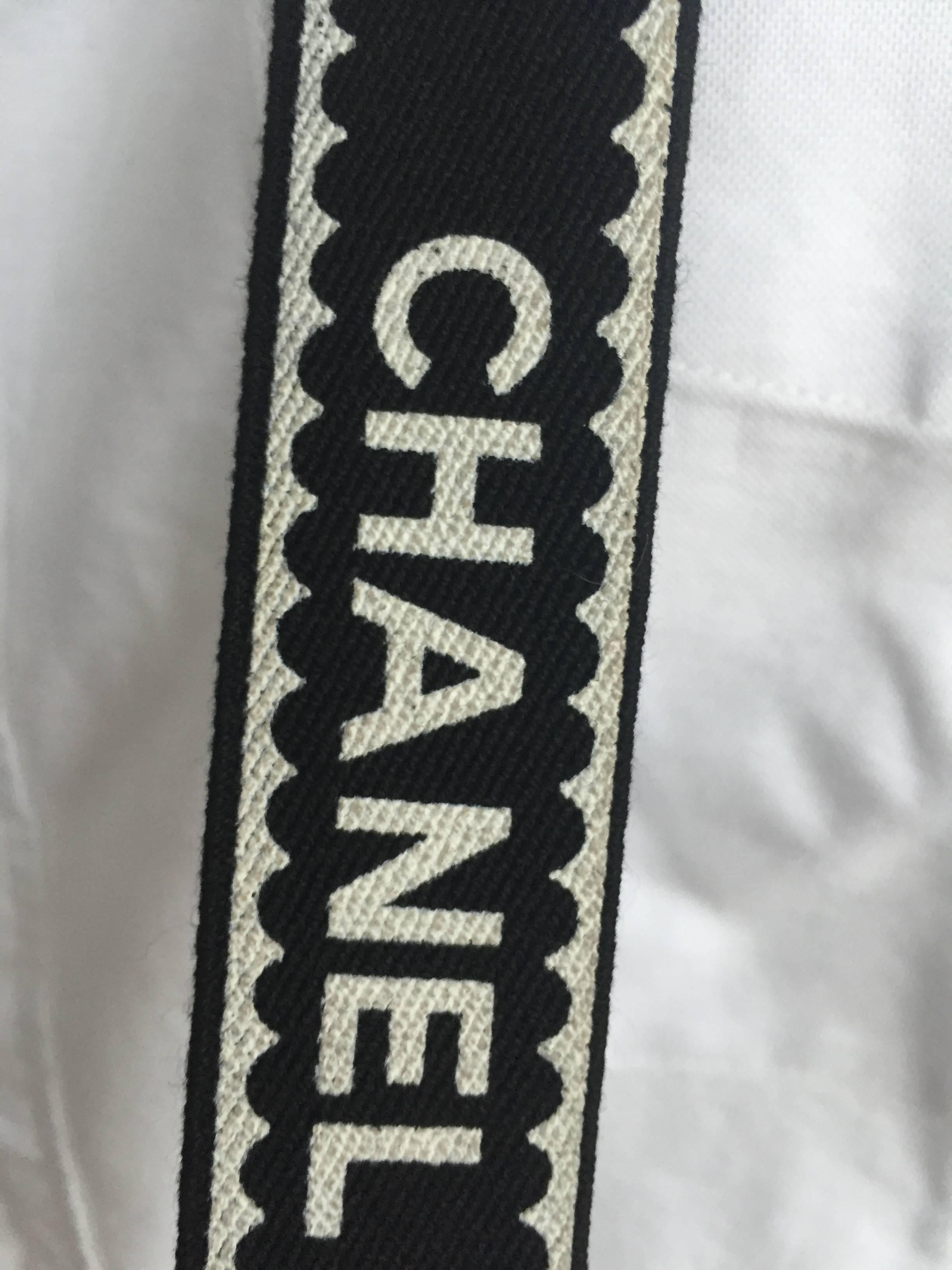 Chanel Suspenders in Pristine Condition.
These appear to have rarely if ever worn, the stretch elastic is pristine.