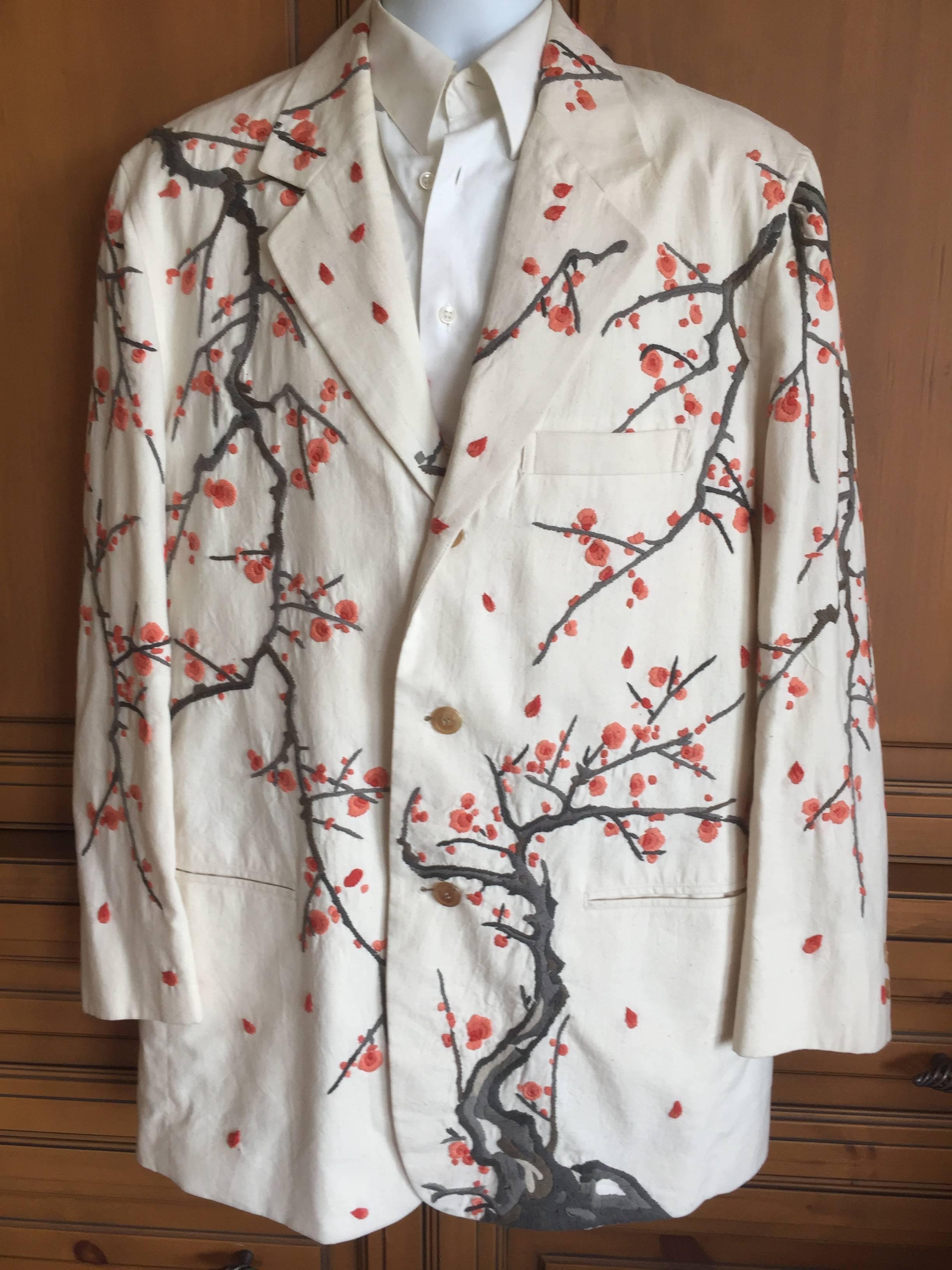 Issey Miyake for Bergdorf Goodman Vintage Embroidered Mens Cherry Blossom Jacket.
Pure cotton, this is so beautiful.
Chest 50