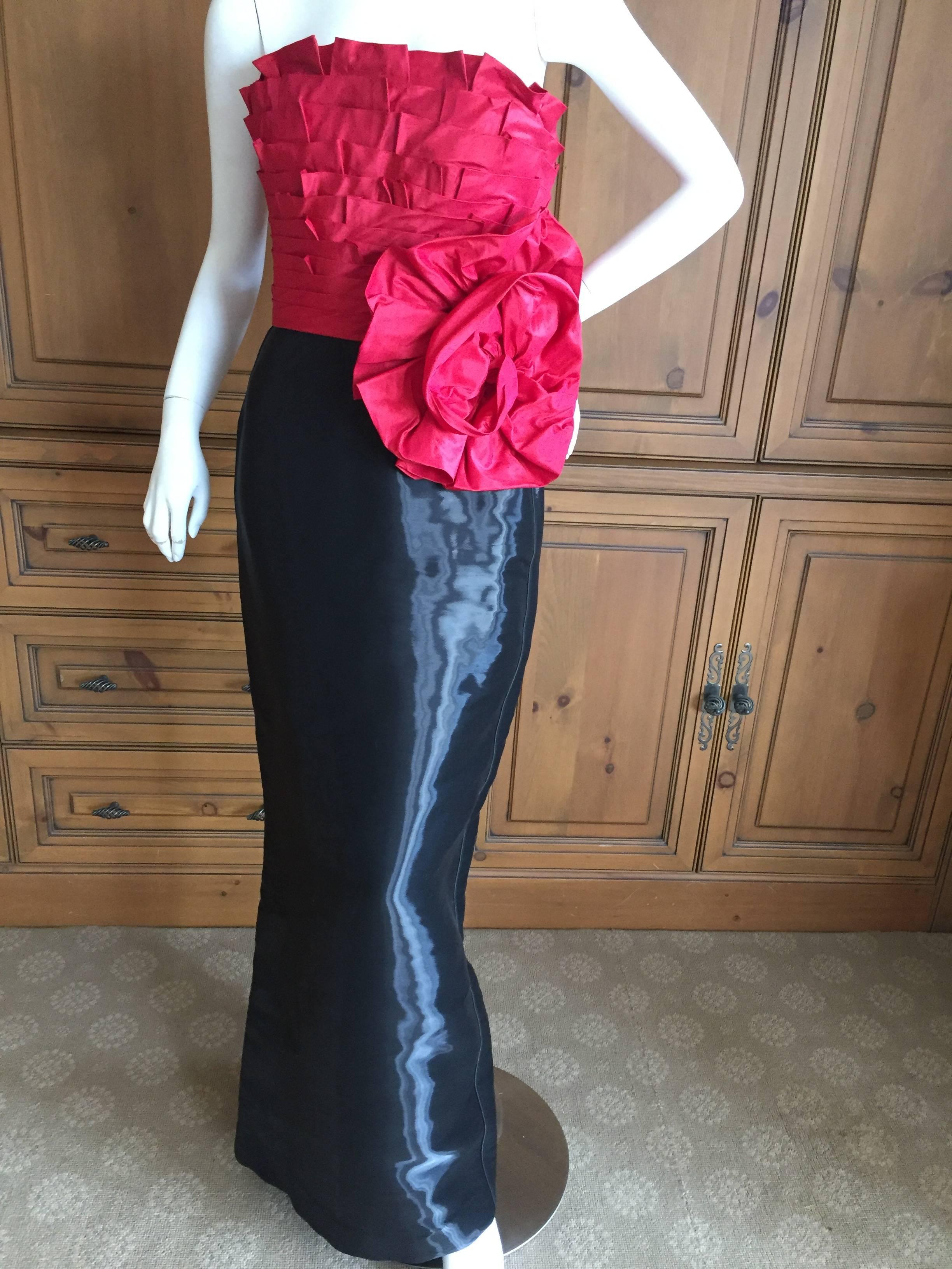 Oscar de la Renta Strapless Vintage Evening Gown In Excellent Condition For Sale In Cloverdale, CA