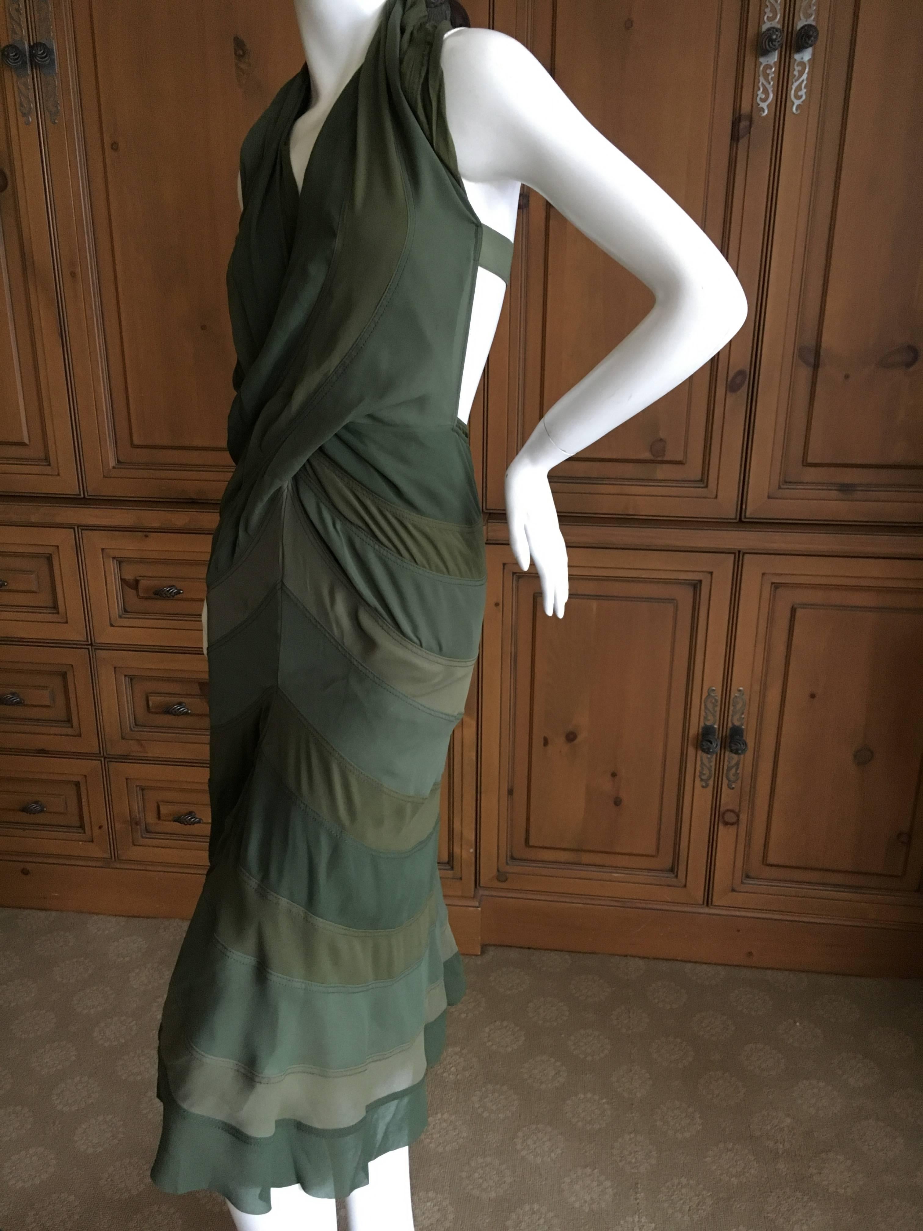 Comme des Garcons Junya Watanabe Gradient Green Dress.
This is such a pretty dress, gradient shades of green.
XS
Bust 34"
Waist 26"
Hips 36"
Length 48"
