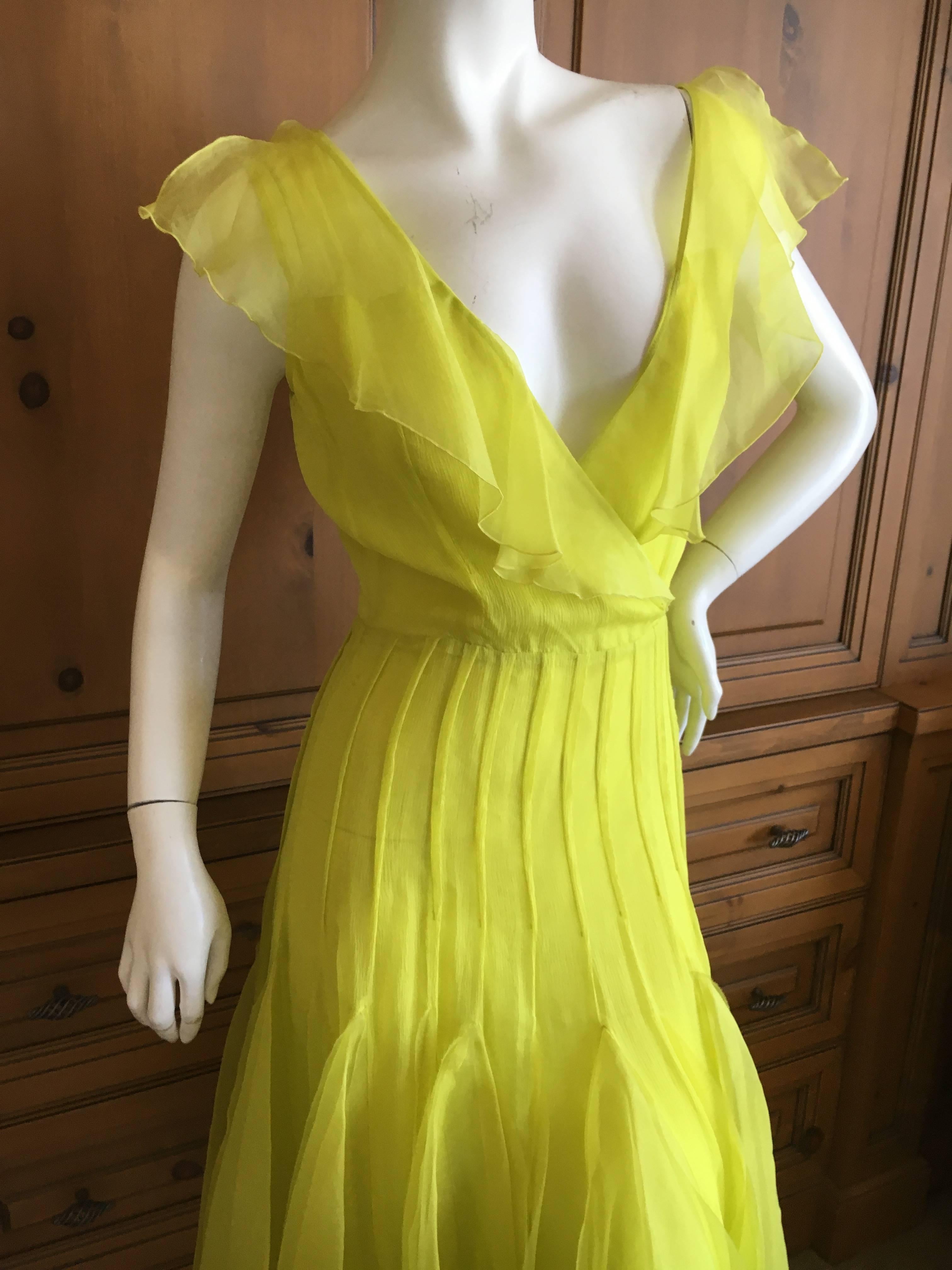 Oscar de la Renta Neon Green Silk Chiffon Low Cut Dress In Excellent Condition For Sale In Cloverdale, CA