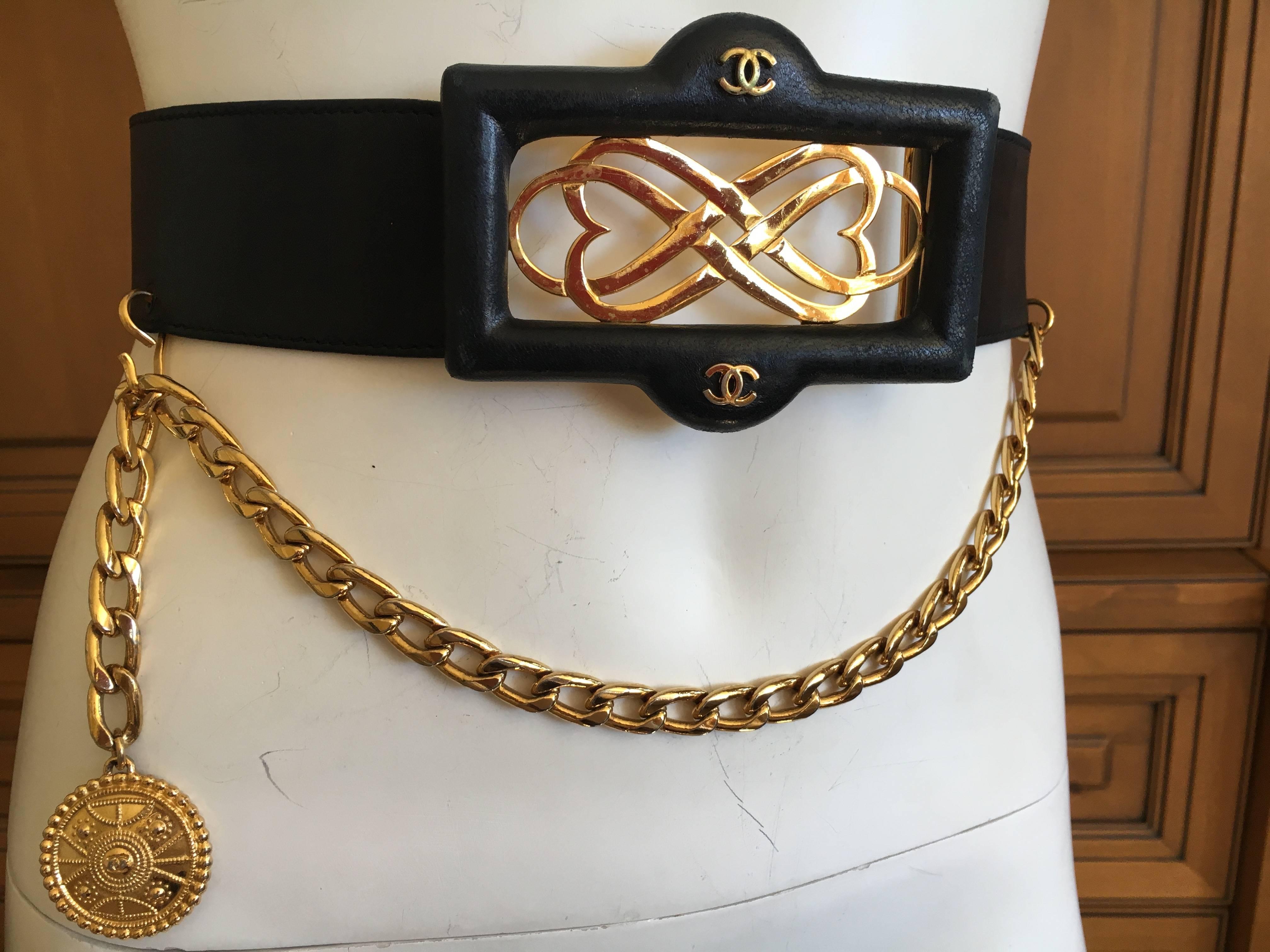 Chanel Vintage 1980's Wide Black Leather Belt with Chain In Good Condition In Cloverdale, CA