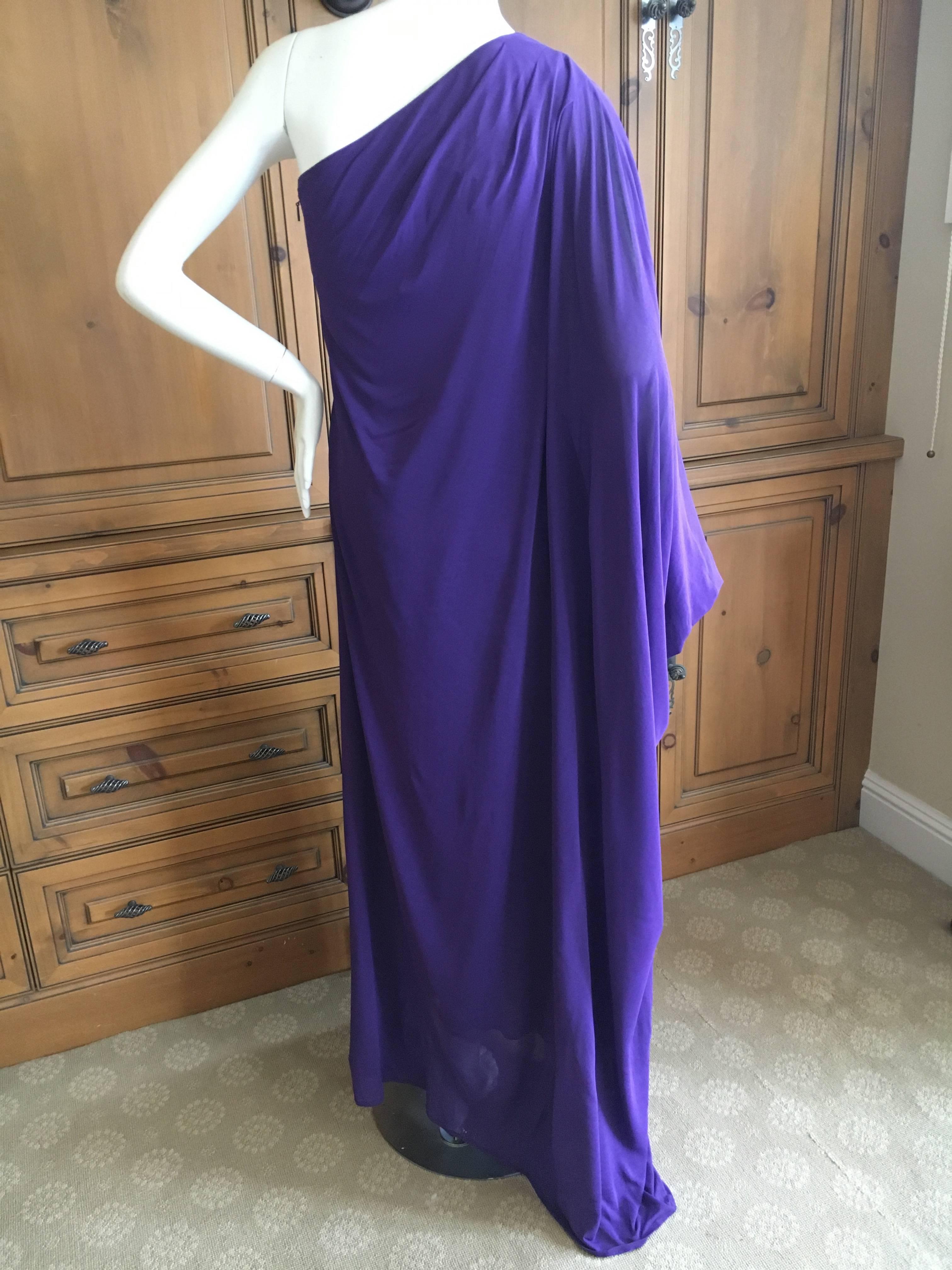 Gucci One Shoulder Purple Evening Dress with Grand Detachable Agate Stone Pin For Sale 4