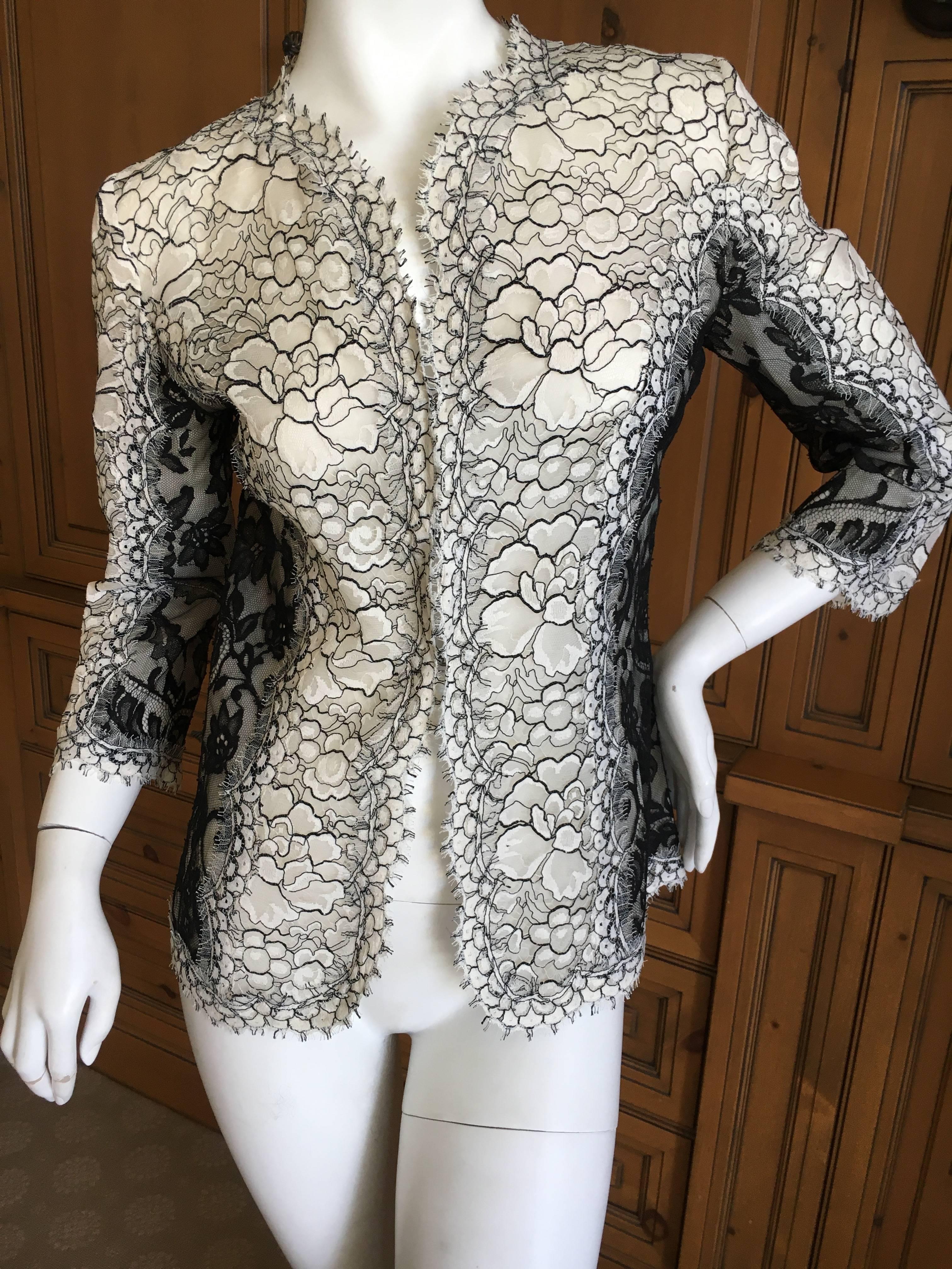 Andrew Gn Paris Floral Lace Jacket In Excellent Condition For Sale In Cloverdale, CA
