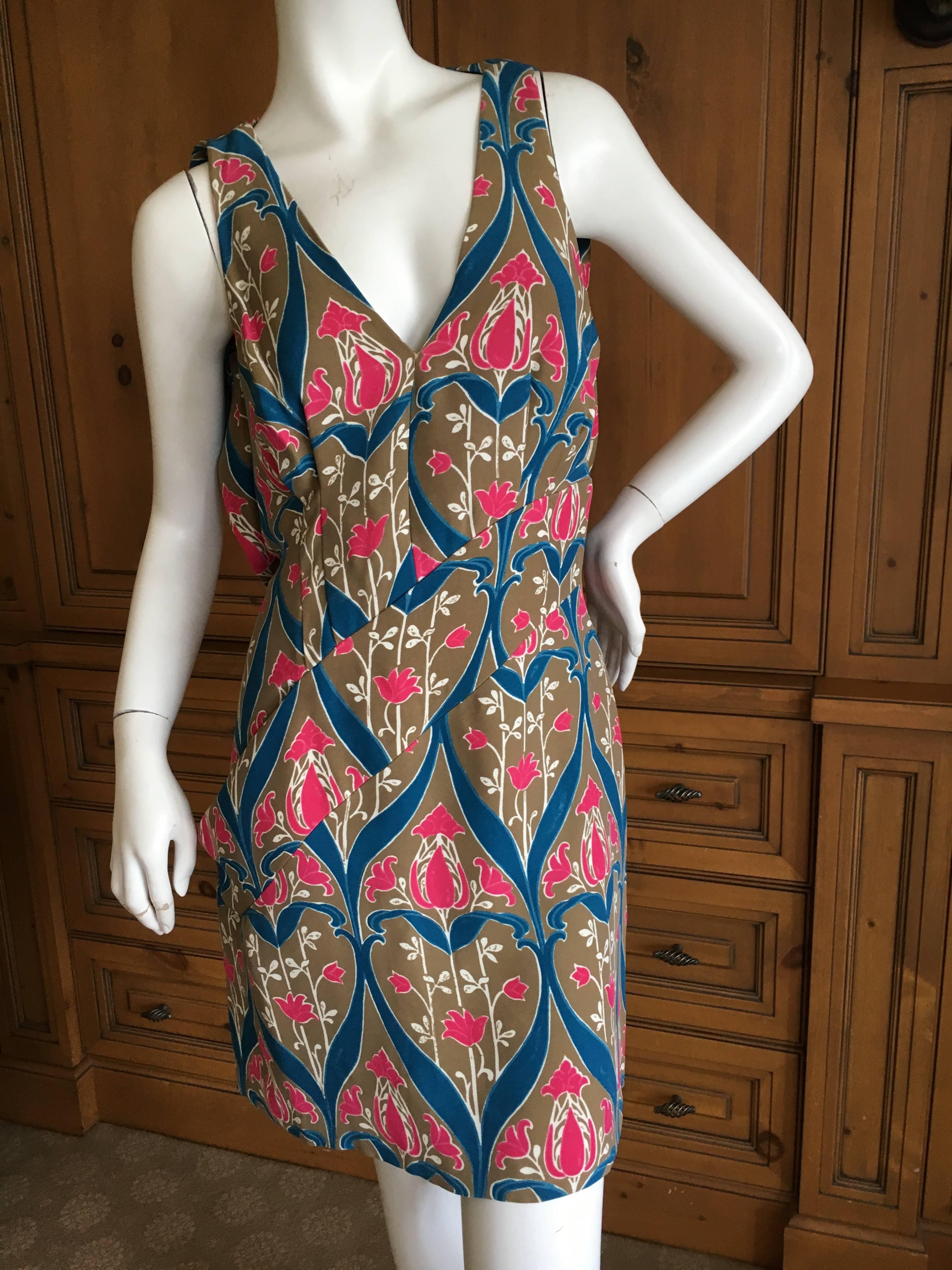 Prada Tulip Print Mini Dress with Keyhole Back Size 44 In Excellent Condition For Sale In Cloverdale, CA