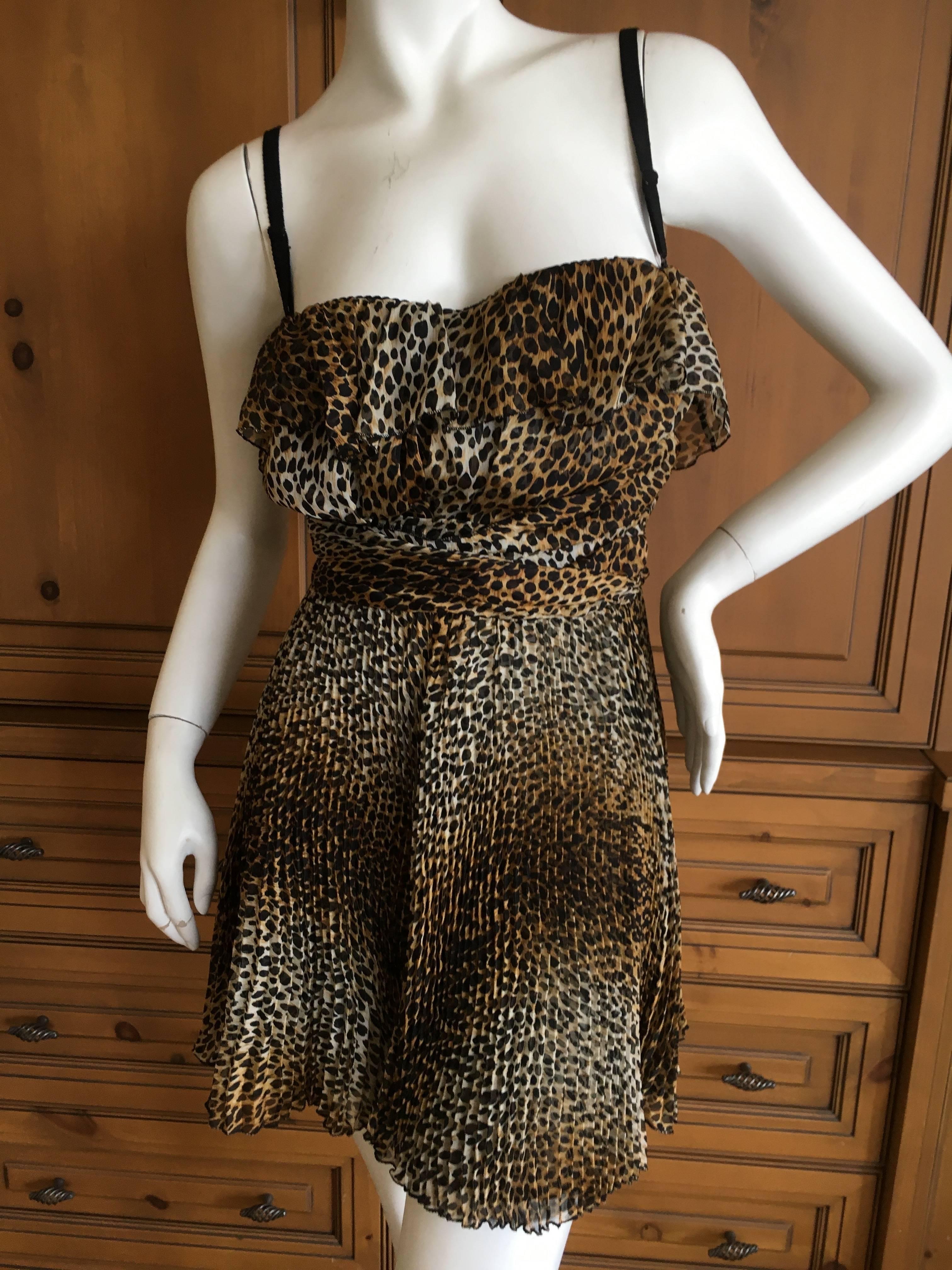 Vintage D&G Leopard Print Silk Mini Dress.
Can be worn with or with out straps
 Size 40
Bust 36"
Waist 26
Hips 36 " 