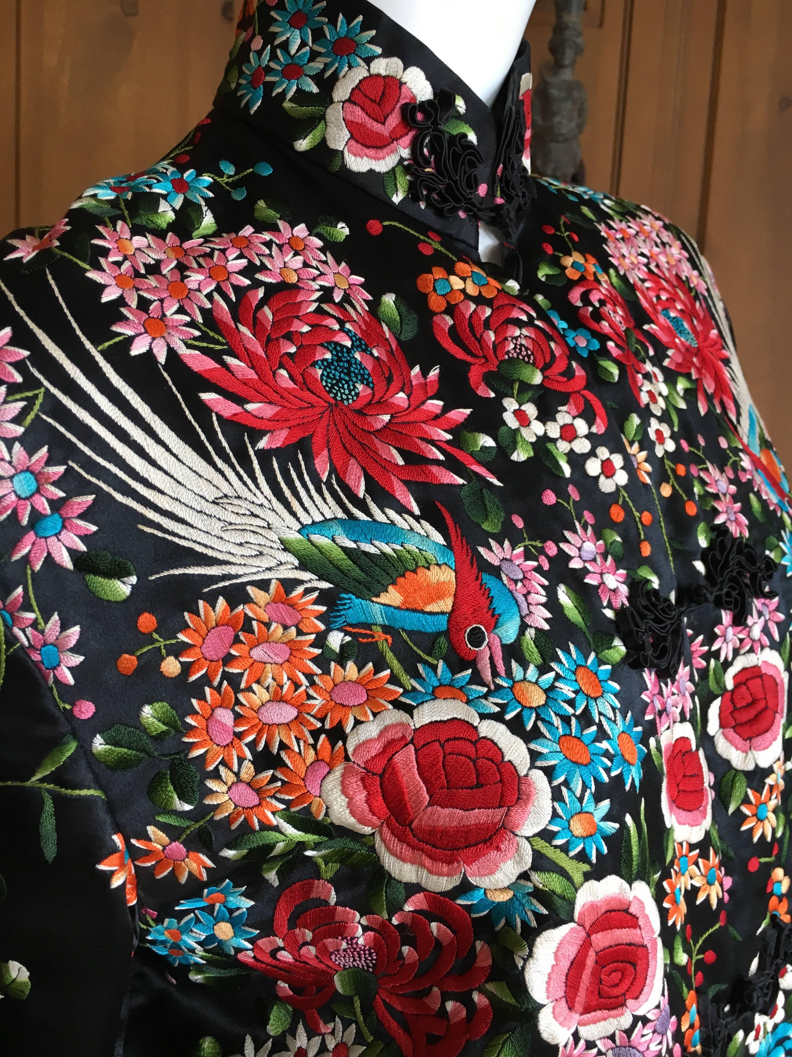 1920's Asian Exquisite Embroidered Evening Coat with Chrysanthemum and Birds For Sale 5