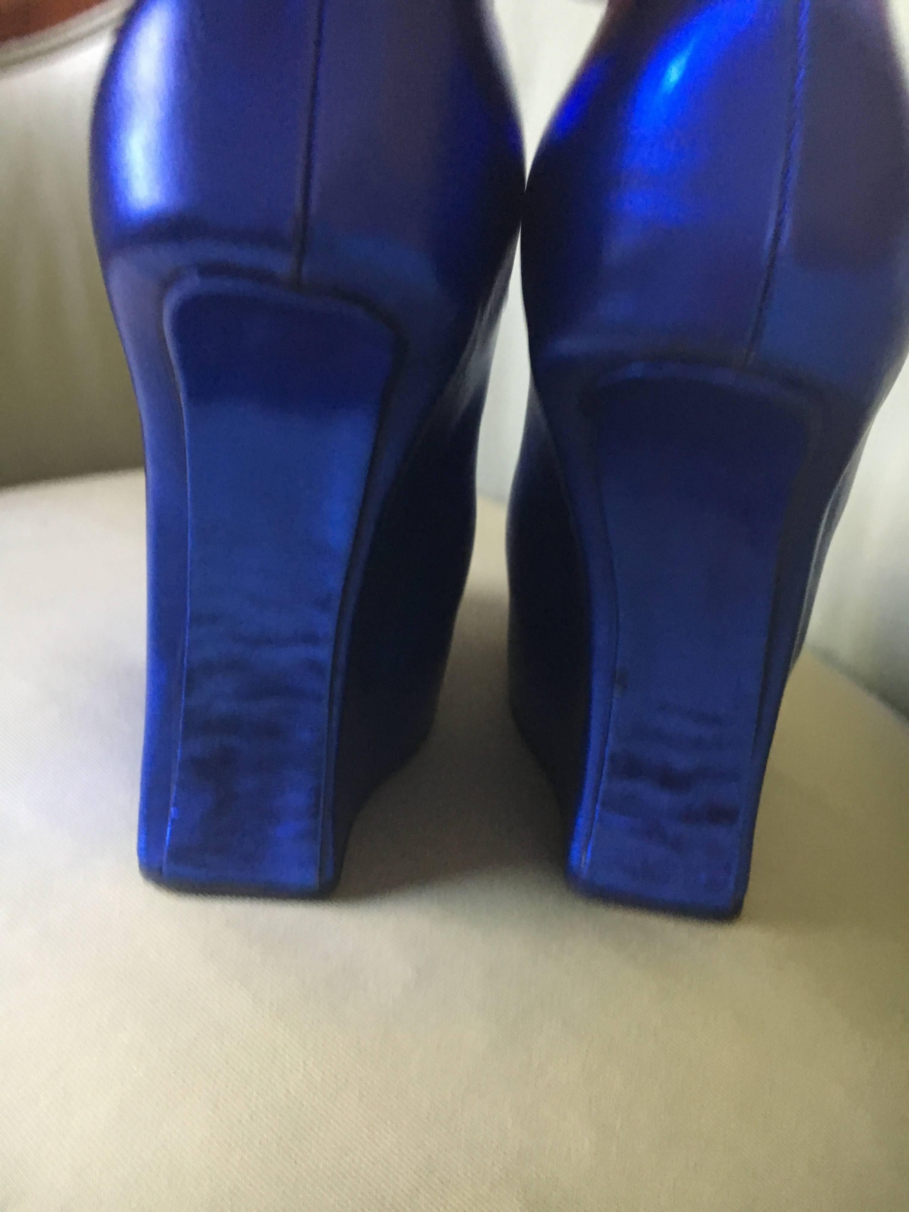 Women's Natacha Marro London Neon Blue Metallic Leather Heelless Platform Mary Jane Pump For Sale