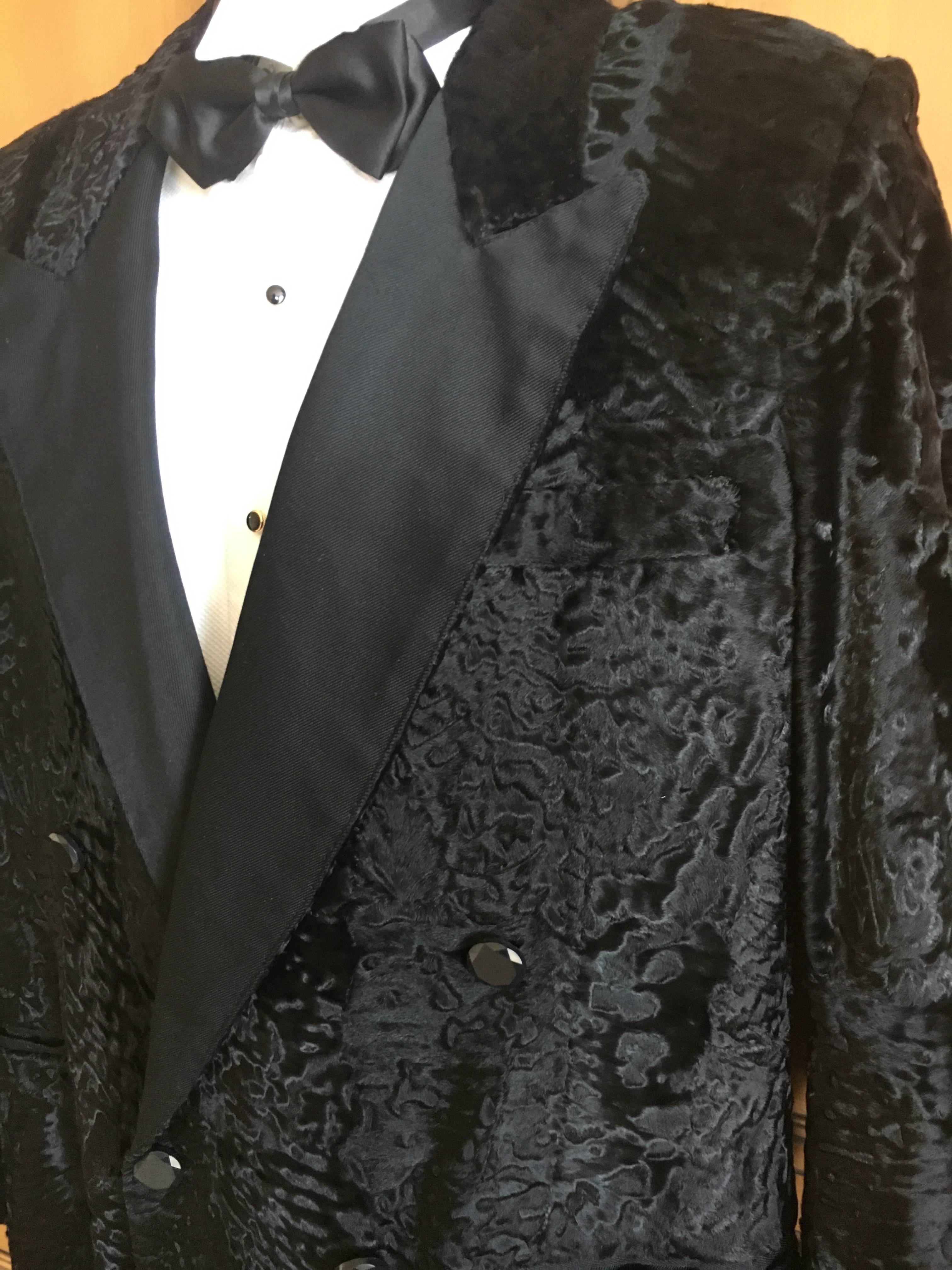 YSL Tom Ford Black Broadtail Lamb Fur Tuxedo Jacket with Peak Silk Lapels In Excellent Condition In Cloverdale, CA