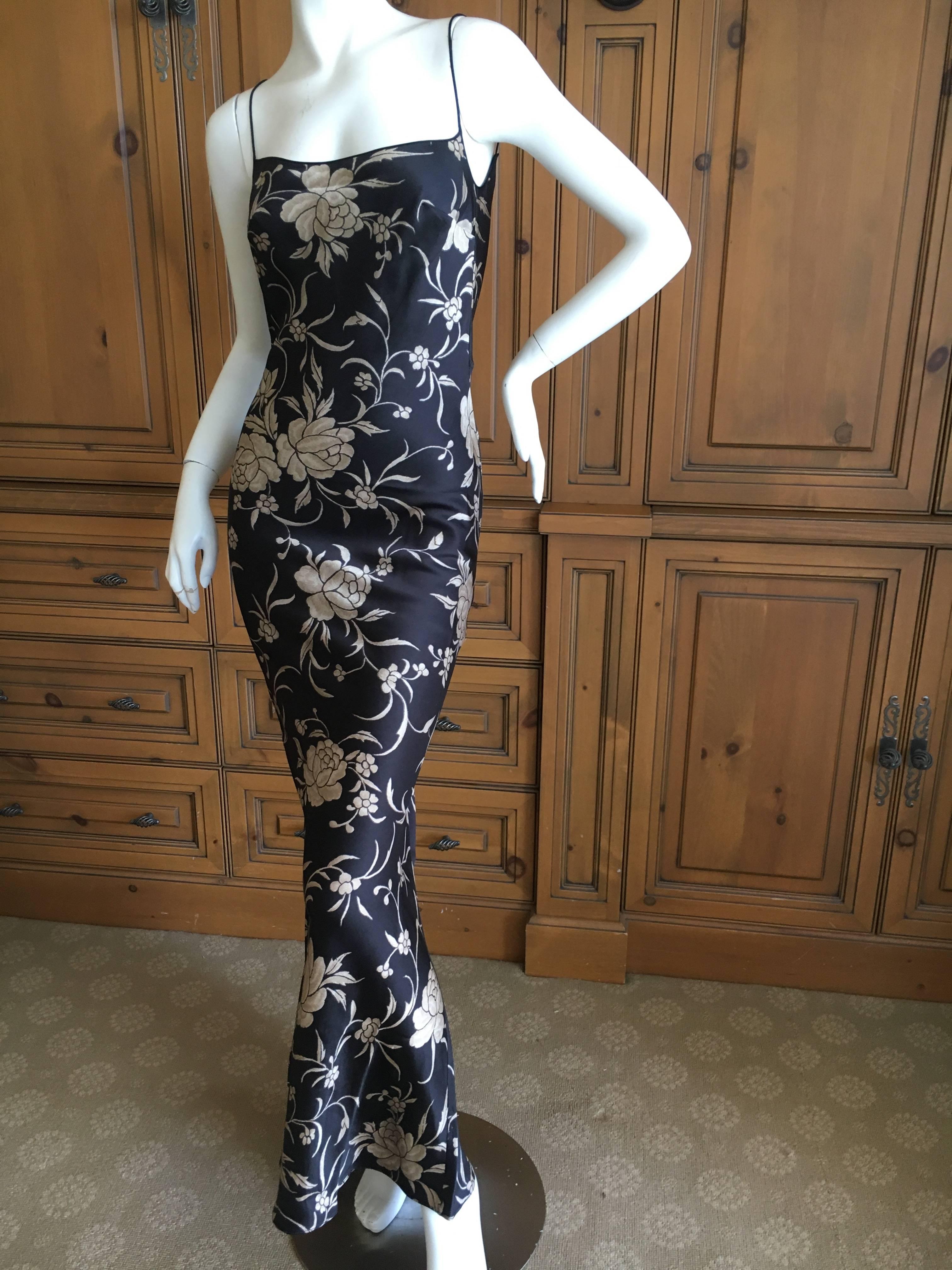 Exquisite floral bias cut dress from John Gallanio circa 1996.
So much prettier in person.
Size 36
Bust 36"
Waist 30"
Hips 42"
Length 60"
Excellent condition