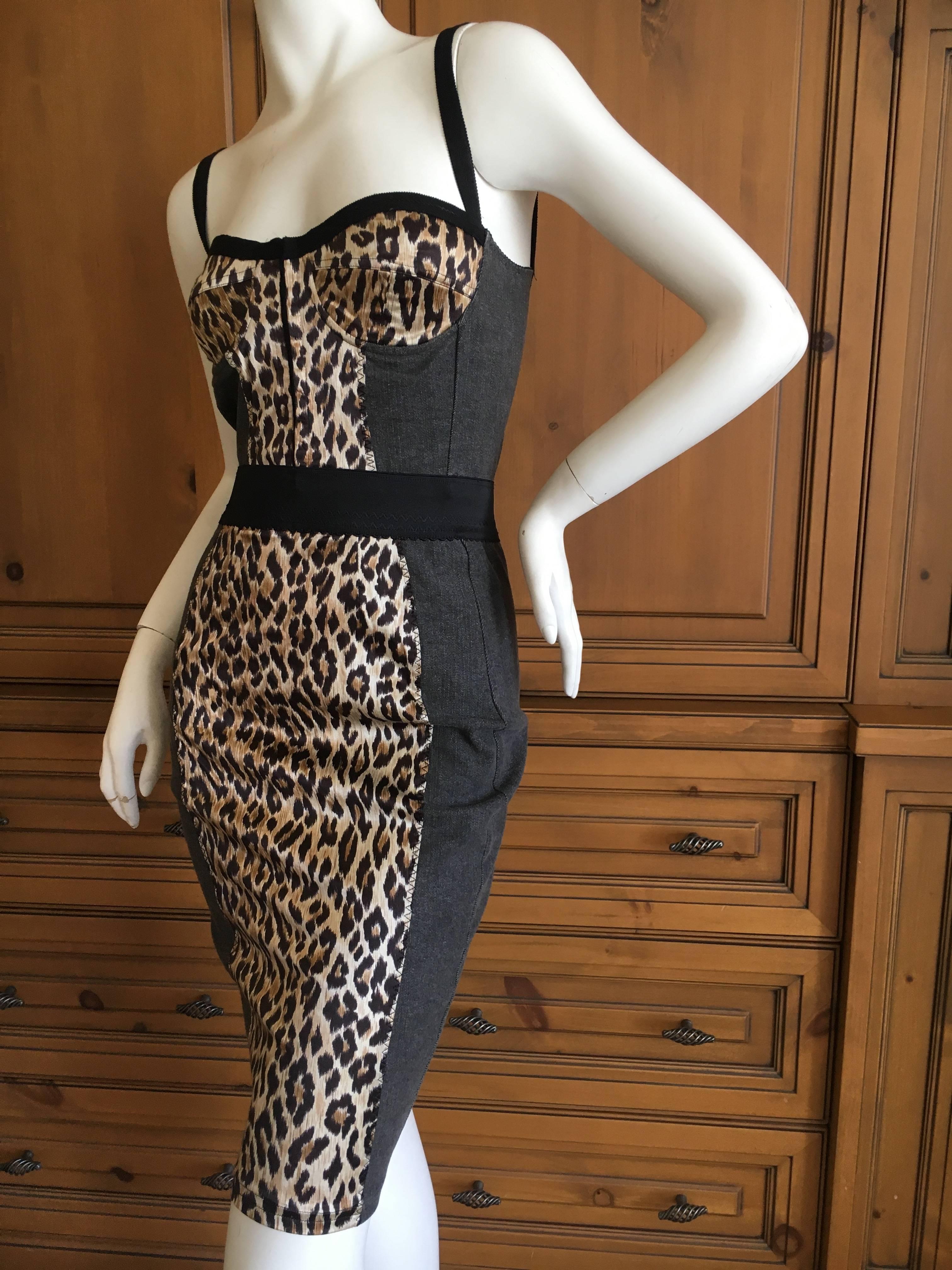 D & G Dolce & Gabbana Vintage Leopard Stretch Dress
This is so sexy and sweet.
Size 40, lot's of stretch
Bust 34