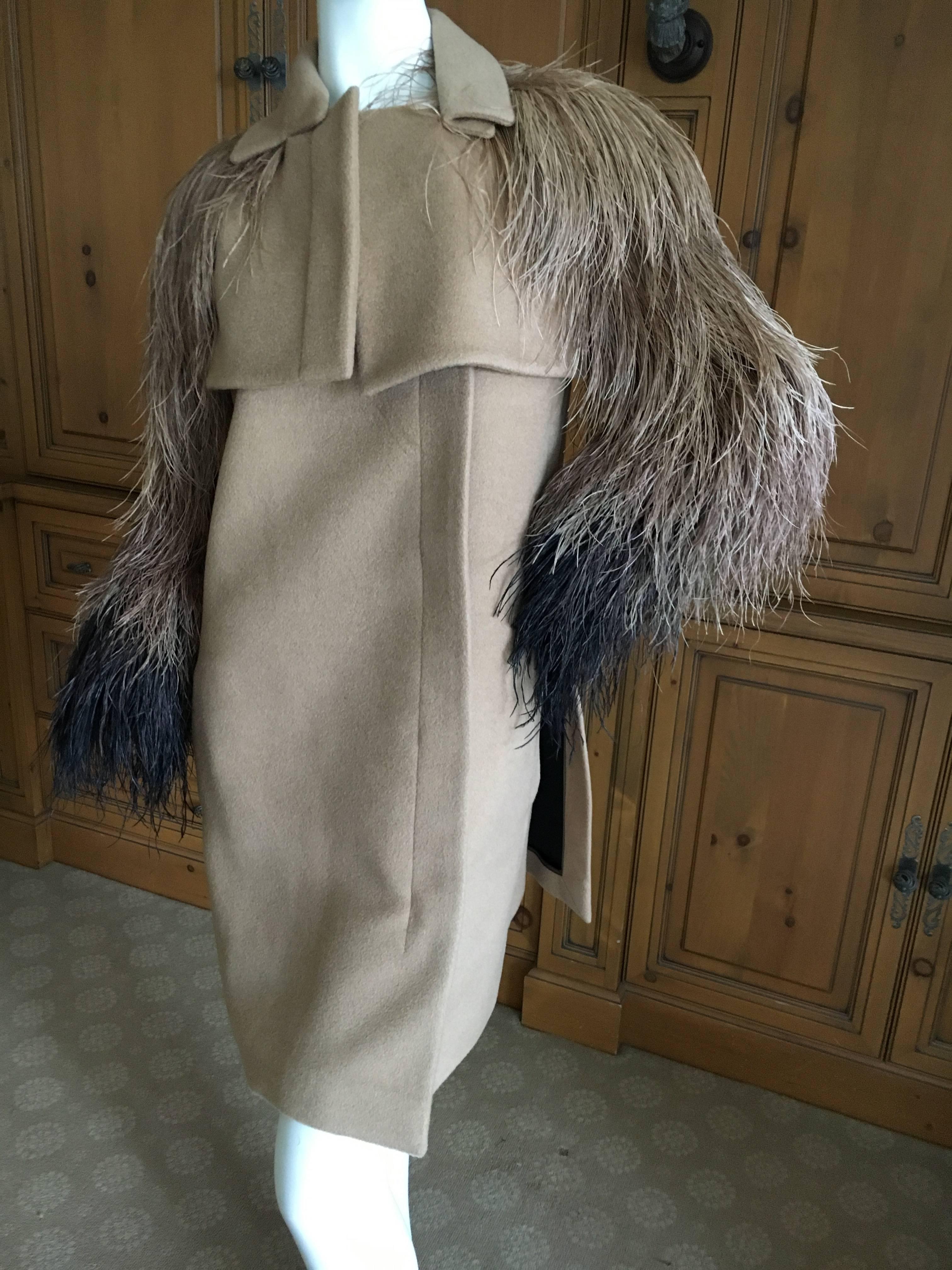 Gucci Luxurious Cashmere Coat with Ombre Feather Sleeves Size 38 For Sale 1