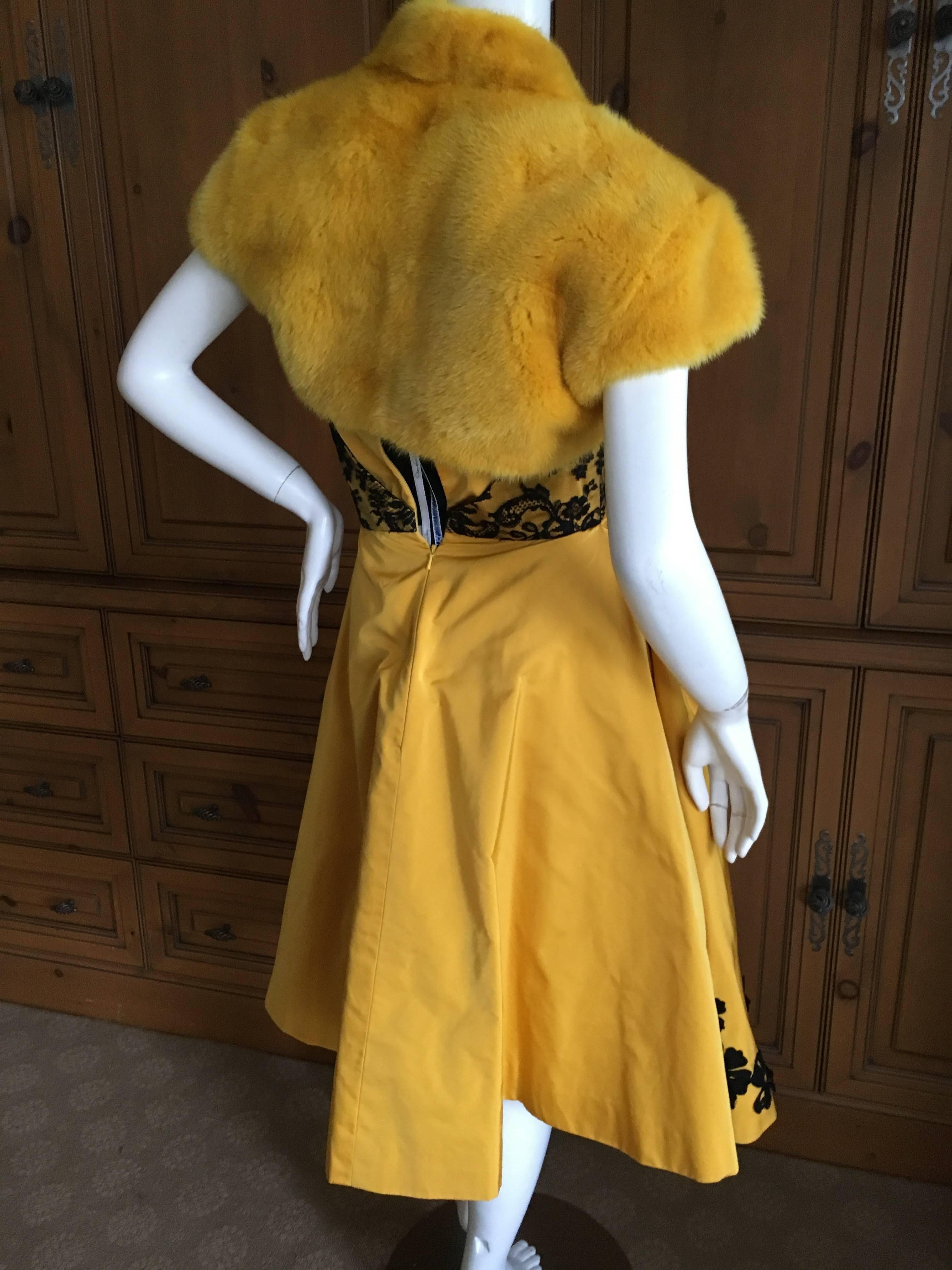 Oscar de la Renta Marigold Floral Strapless Evening Dress with Mink Shrug In Excellent Condition For Sale In Cloverdale, CA