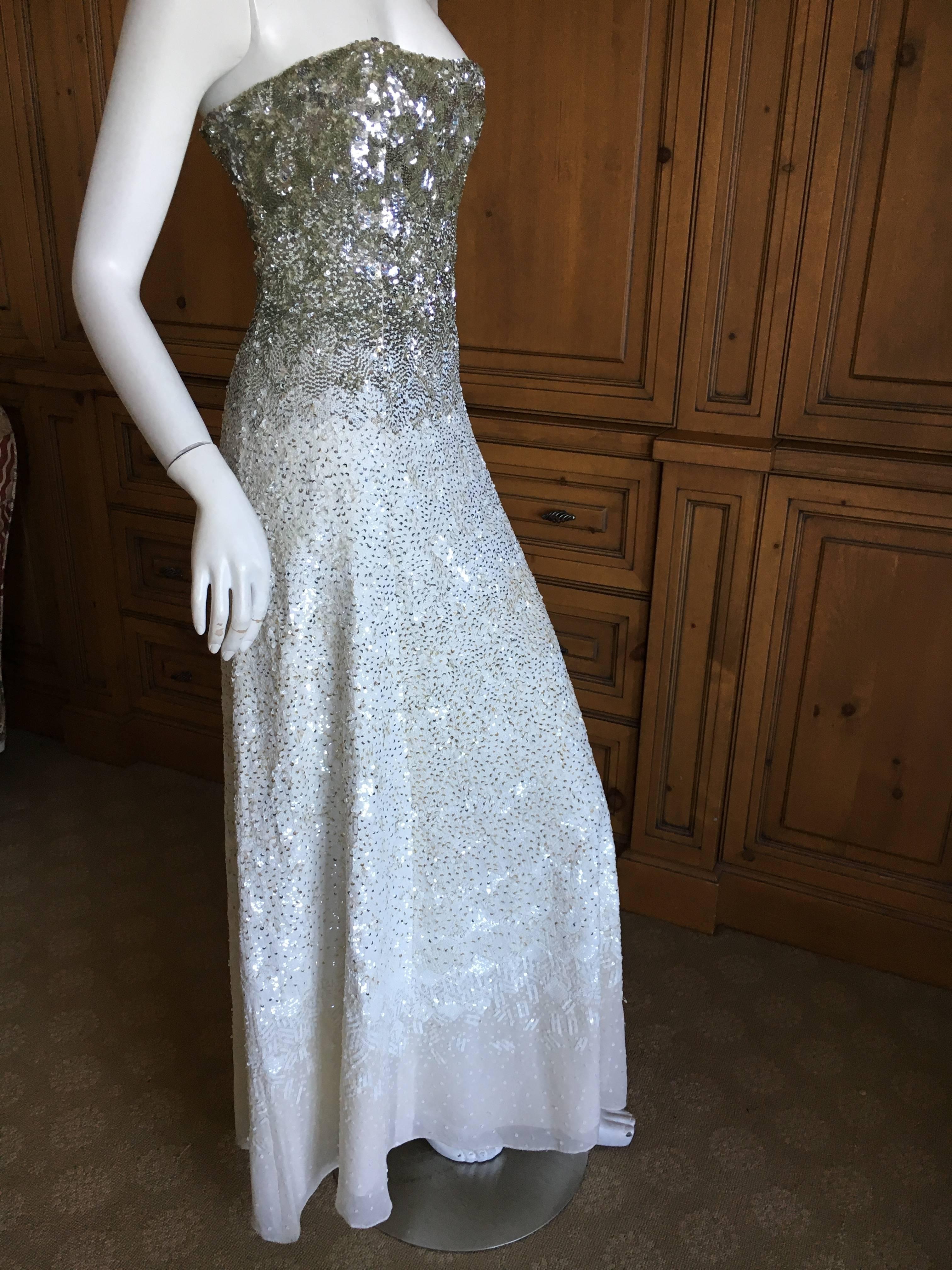 Oscar de la Renta Strapless Silver White Built in Corset Sequin Evening Dress In Excellent Condition For Sale In Cloverdale, CA