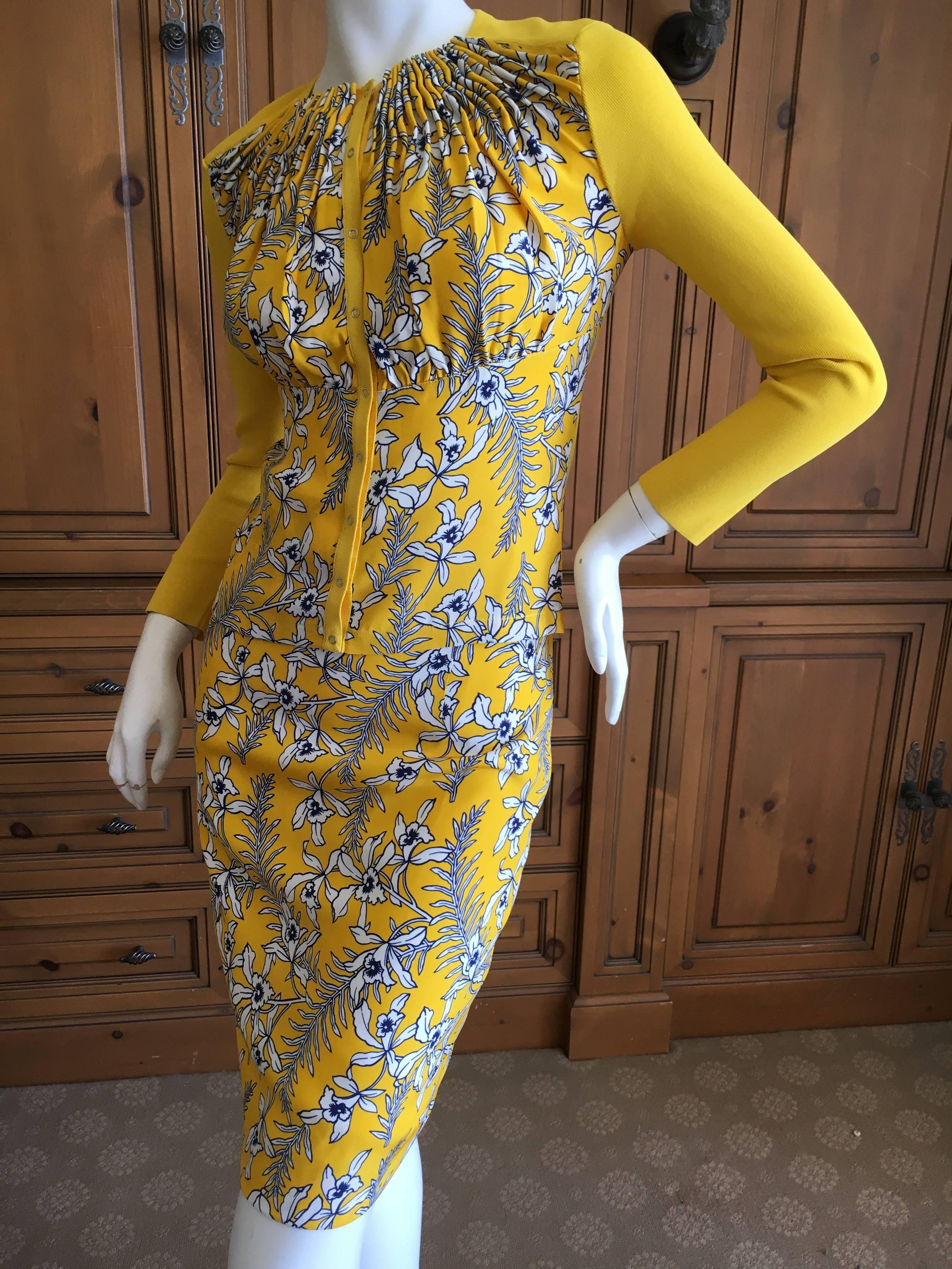 Oscar de la Renta Yellow Silk Floral Skirt Suit In Excellent Condition For Sale In Cloverdale, CA