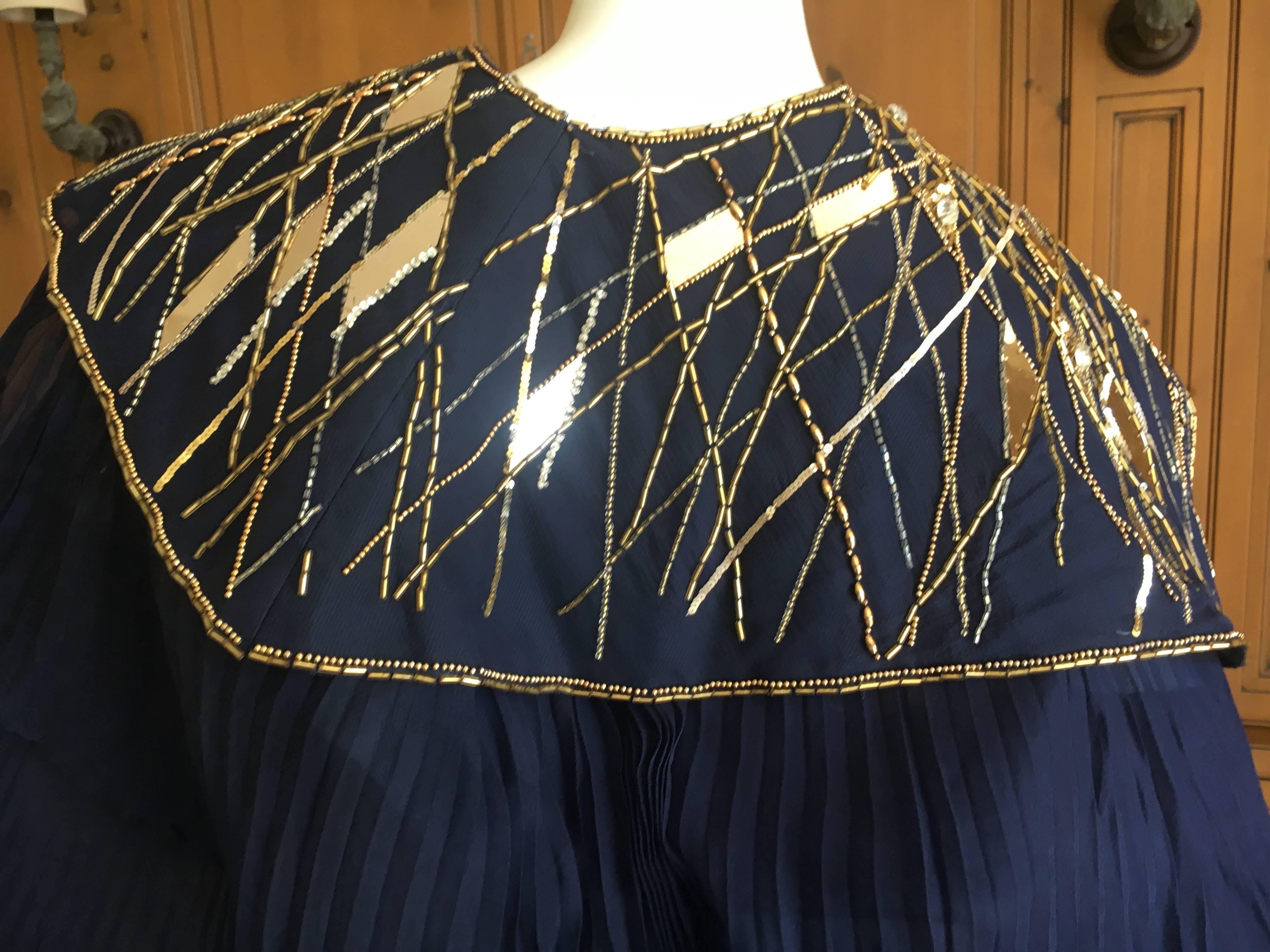 Bernard Perris Paris Dramatic Navy Blue Pleated Cape In Excellent Condition For Sale In Cloverdale, CA