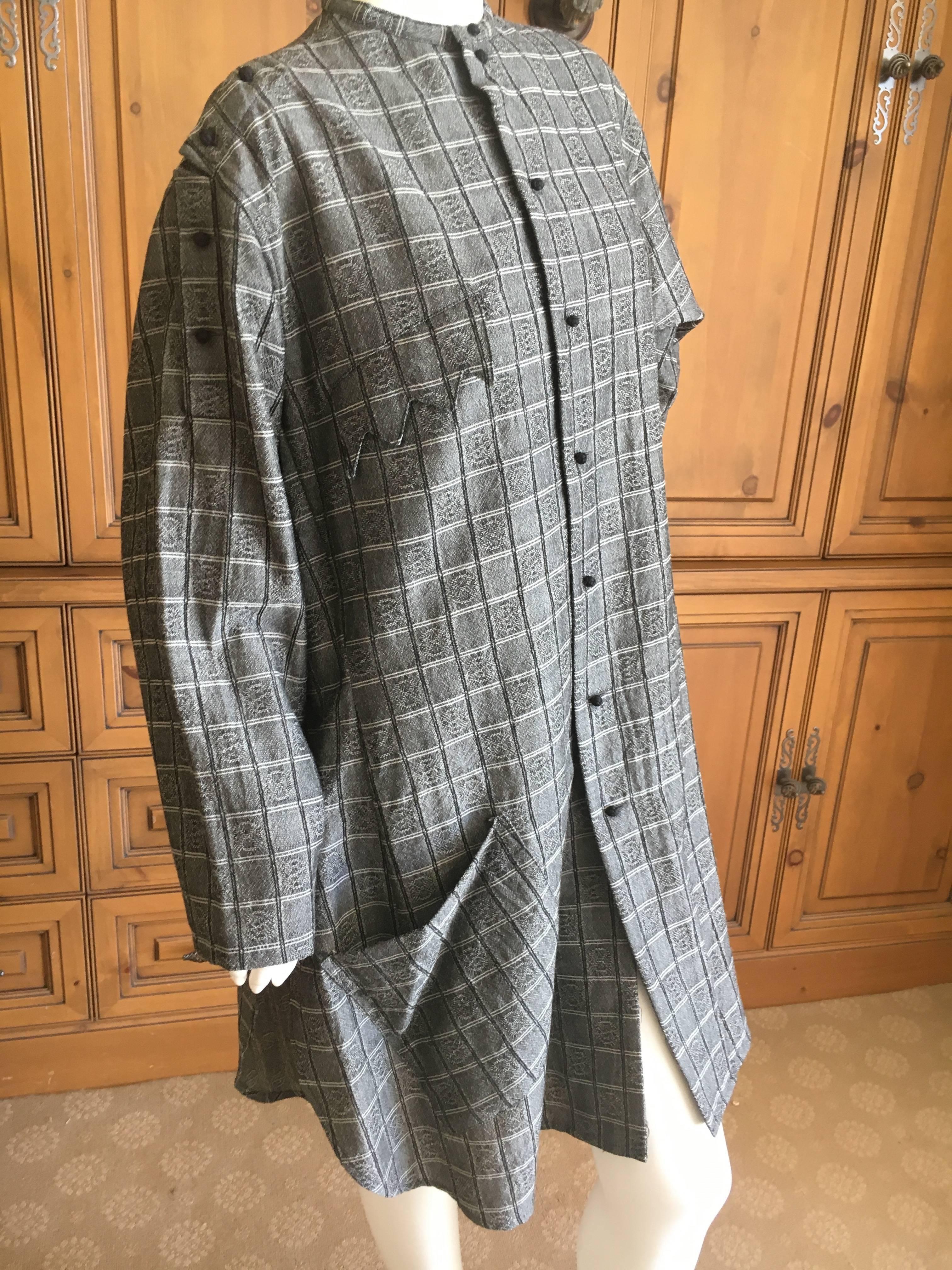 Yohji Yamamoto Vintage Gray Plaid Shirt Dress with Sawtooth Pocket.
100% wool.
There is a very slight seam seperation ,see photo.
Size P
Bust 46