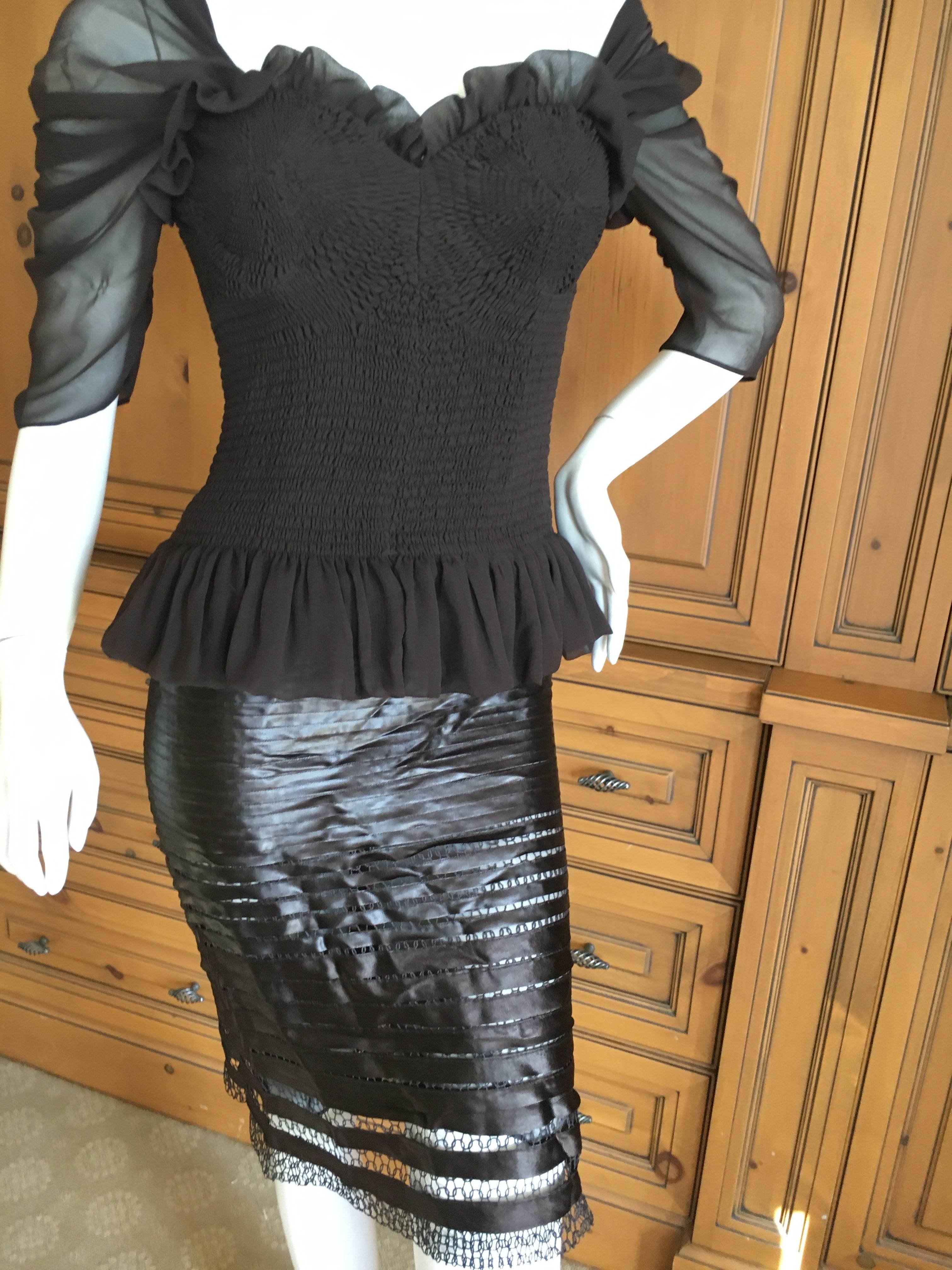 Wonderful skirt and top from Tom Ford.
The details are lovely, but hard to photograph.
Size 38
Bust 34