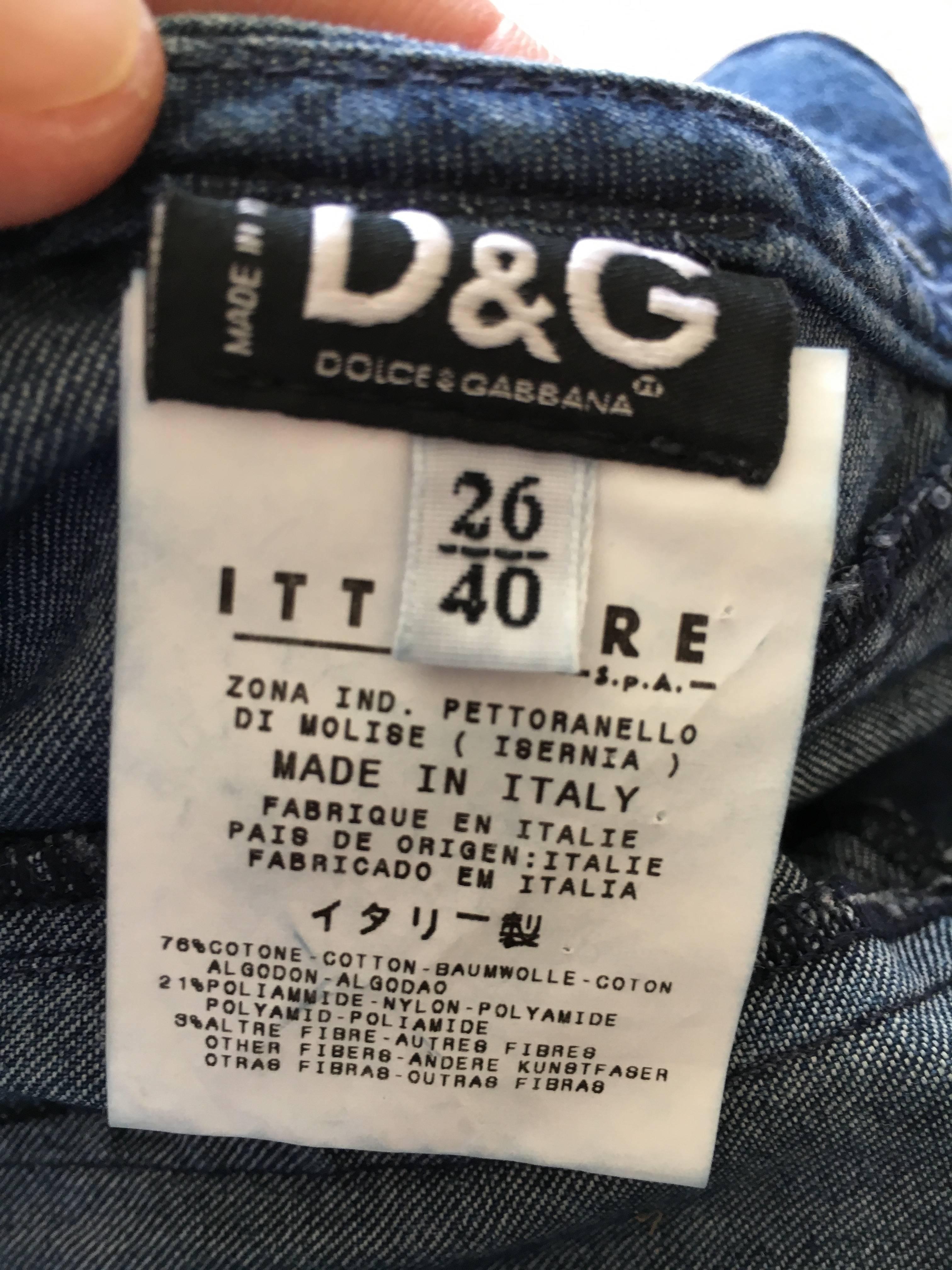 D&G Dolce & Gabbana Denim Mini Dress with Eyelet Lace Trim Bust.
Size 40
Bust 34