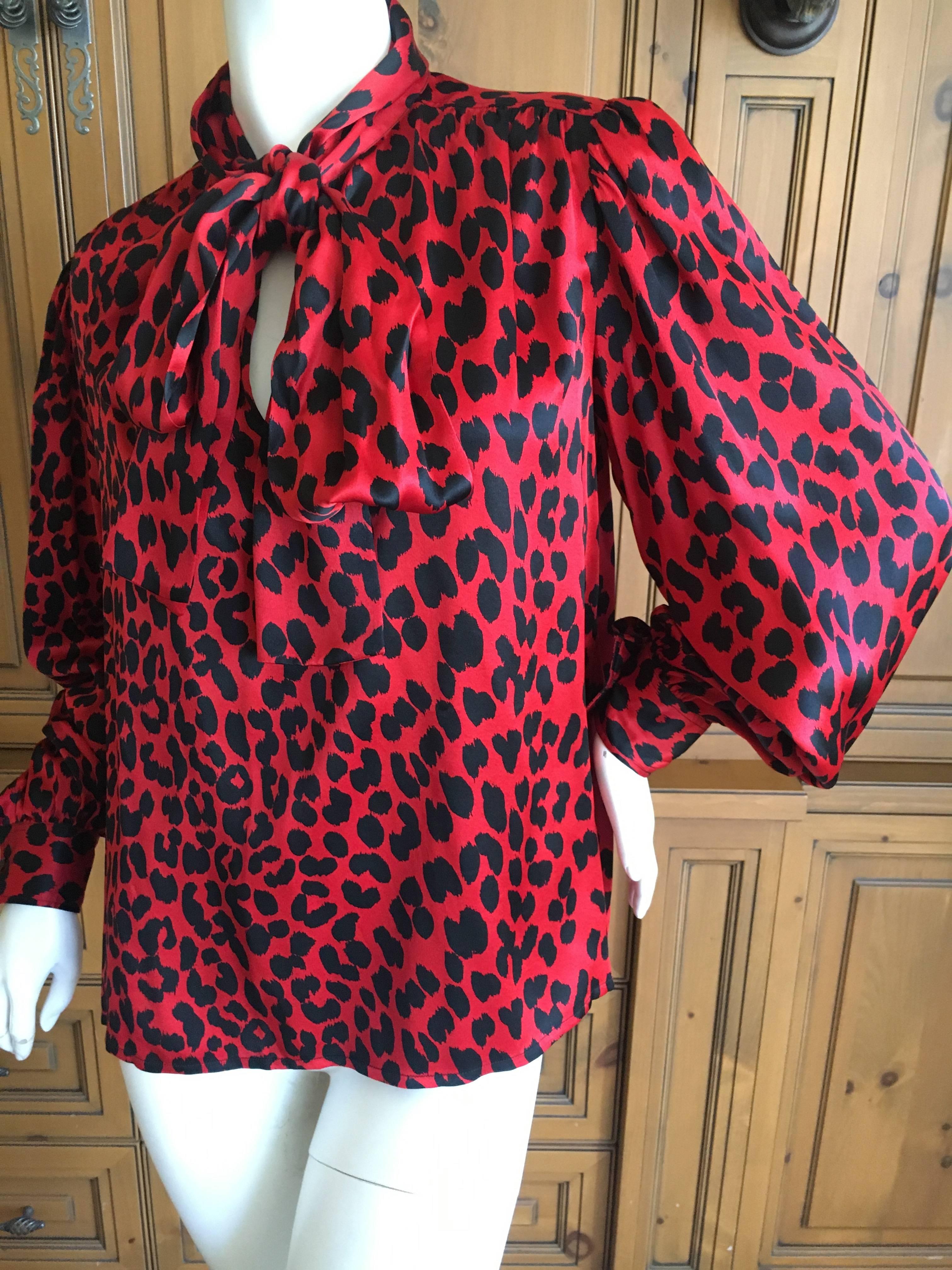 Yves Saint Laurent 70's Rive Gauche Pin Tuck Silk Keyhole Blouse w Pussy Bow In Excellent Condition In Cloverdale, CA