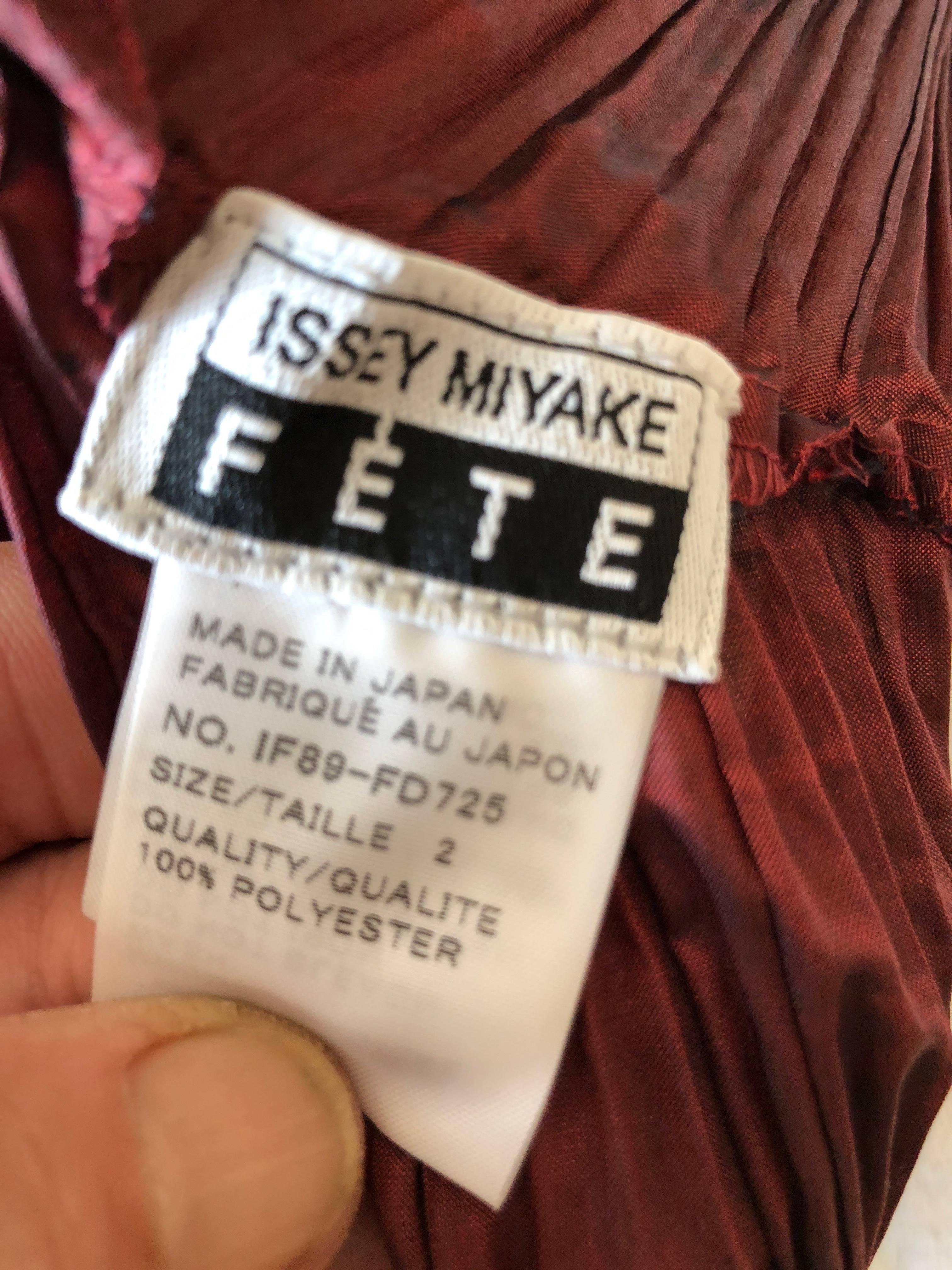 Issey Miyake Fete Vintage Burgundy Evening Dress with Matching Cropped Shrug For Sale 2