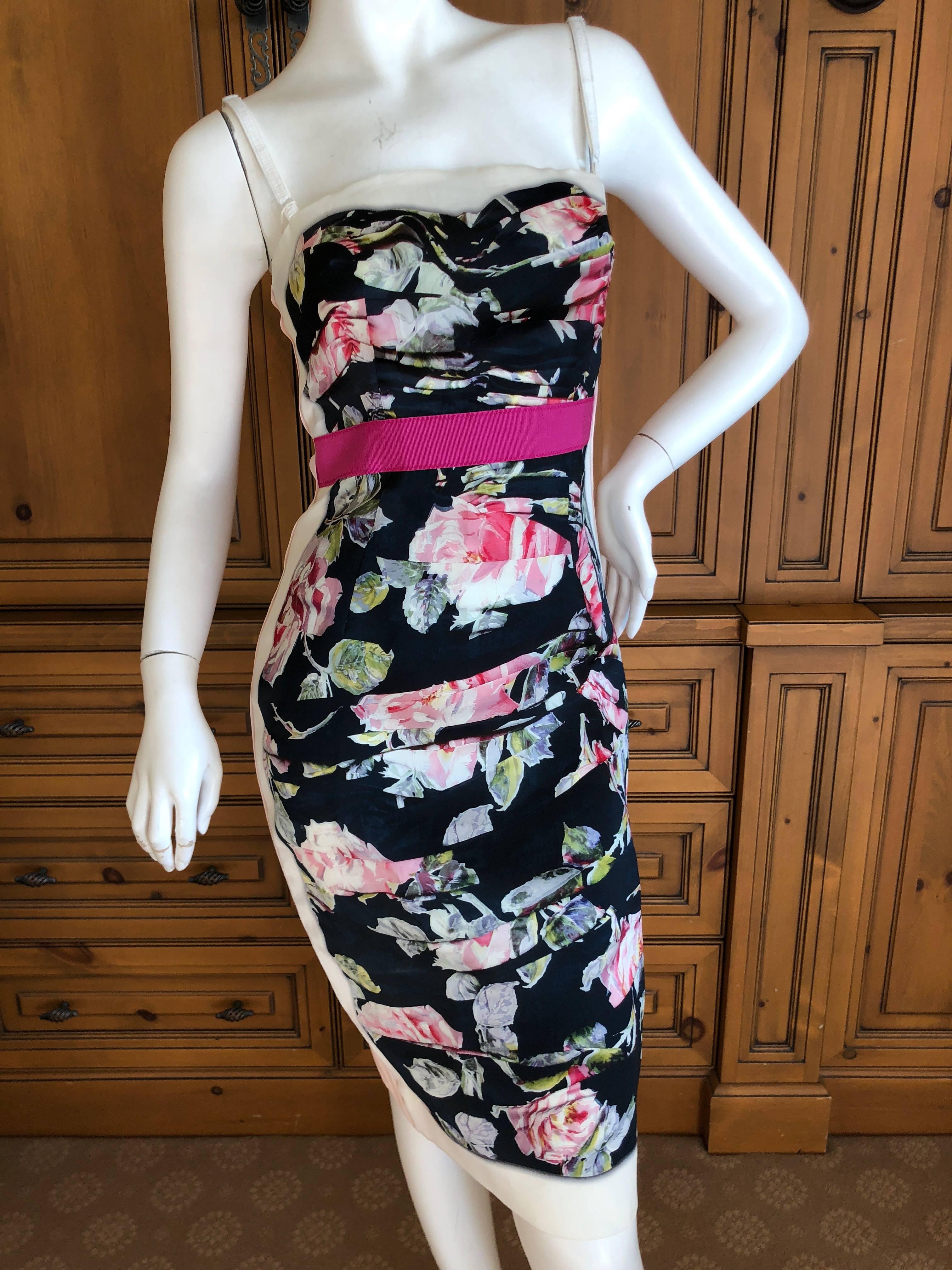 D&G by Dolce & Gabbana Sweet Floral Cocktail Dress

 New with Tags

This is so pretty, with a pale pink back. 

Size 38

Bust 39