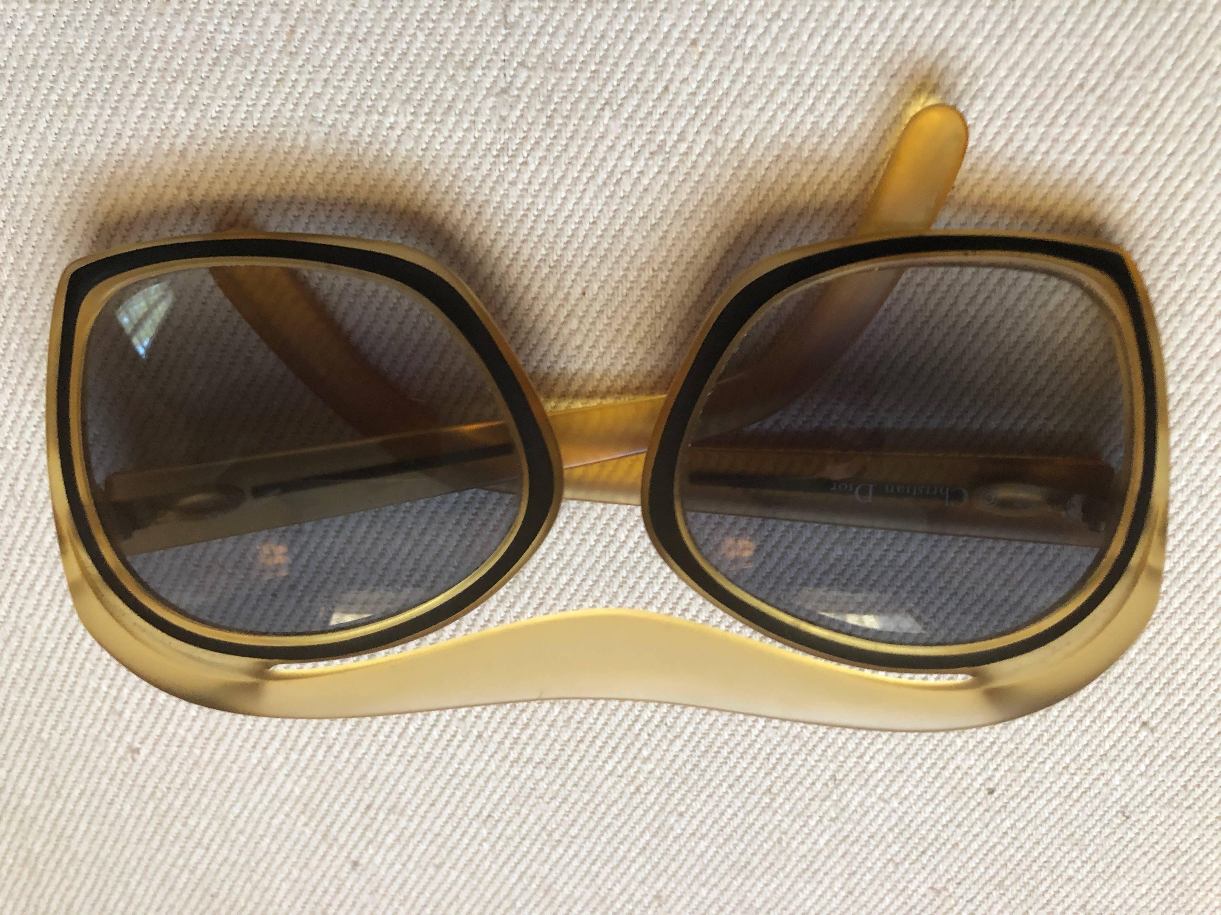 Christian Dior Futuristic 70's Vintage Oversize Sunglasses Style #2043-70 In Excellent Condition For Sale In Cloverdale, CA