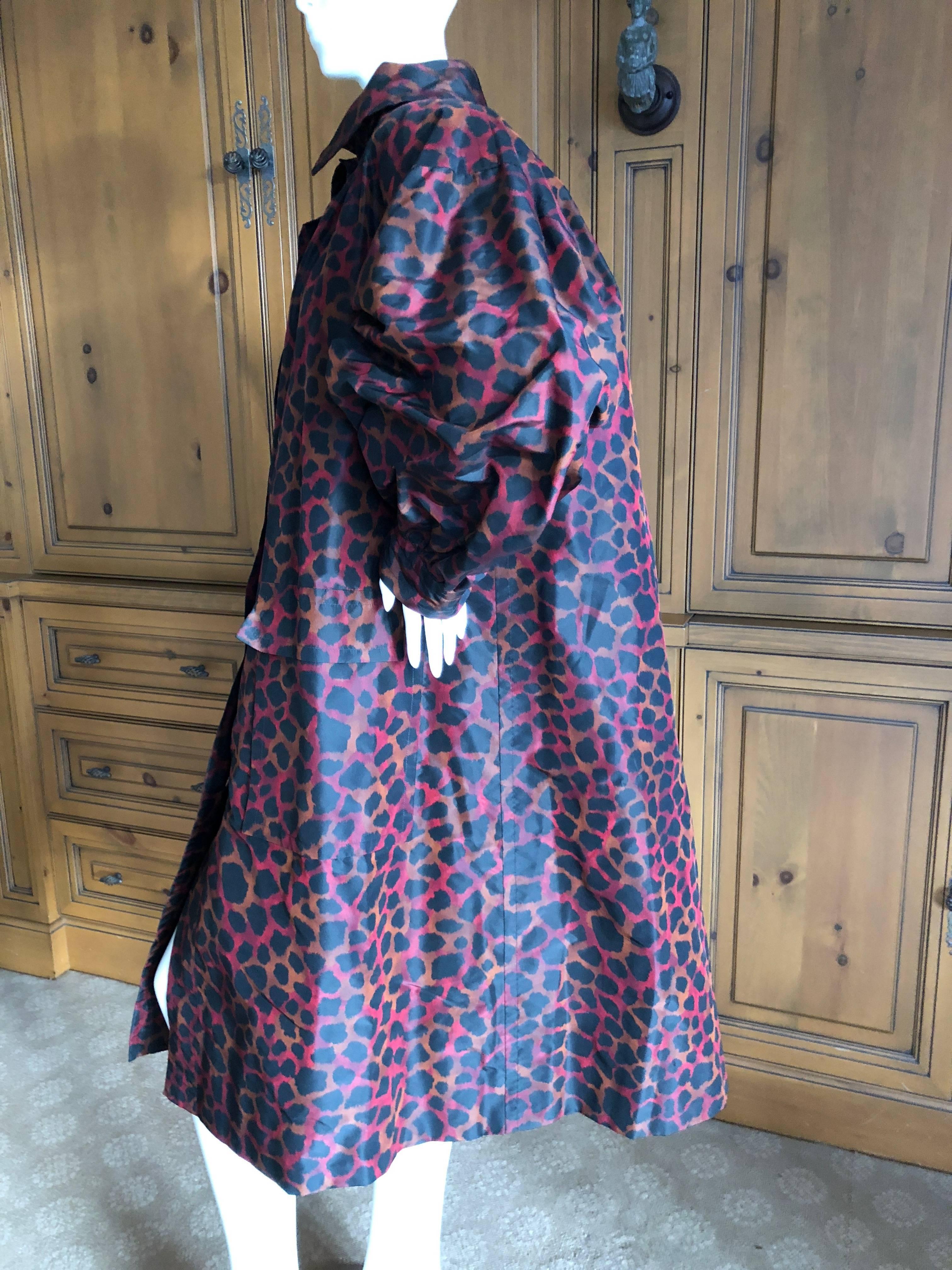 Yves Saint Laurent Numbered Haute Couture Silk Taffeta Leopard Print Swing Coat In Excellent Condition For Sale In Cloverdale, CA