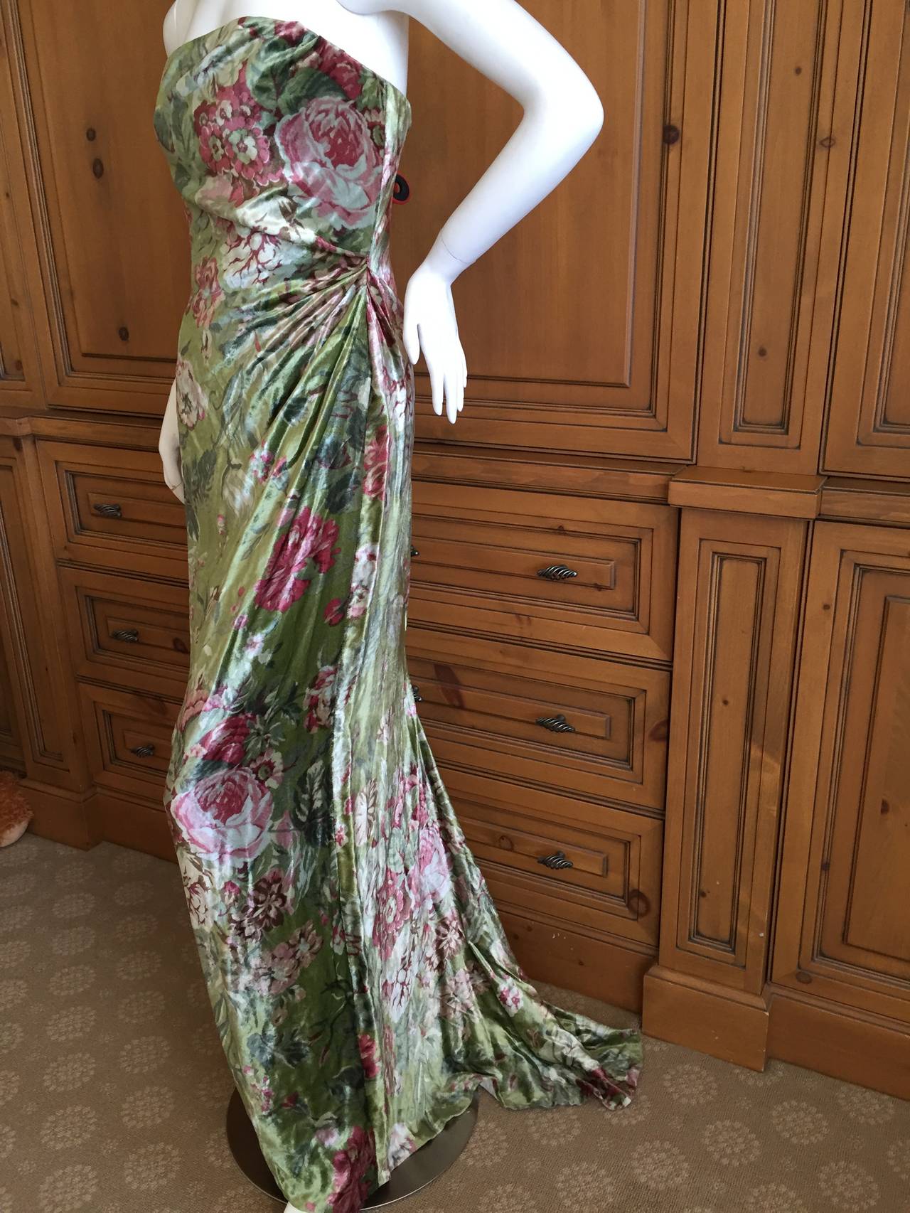 Bill Blass 1970's Elegant Floral Silk Velvet Strapless Dress with Shawl In Excellent Condition In Cloverdale, CA