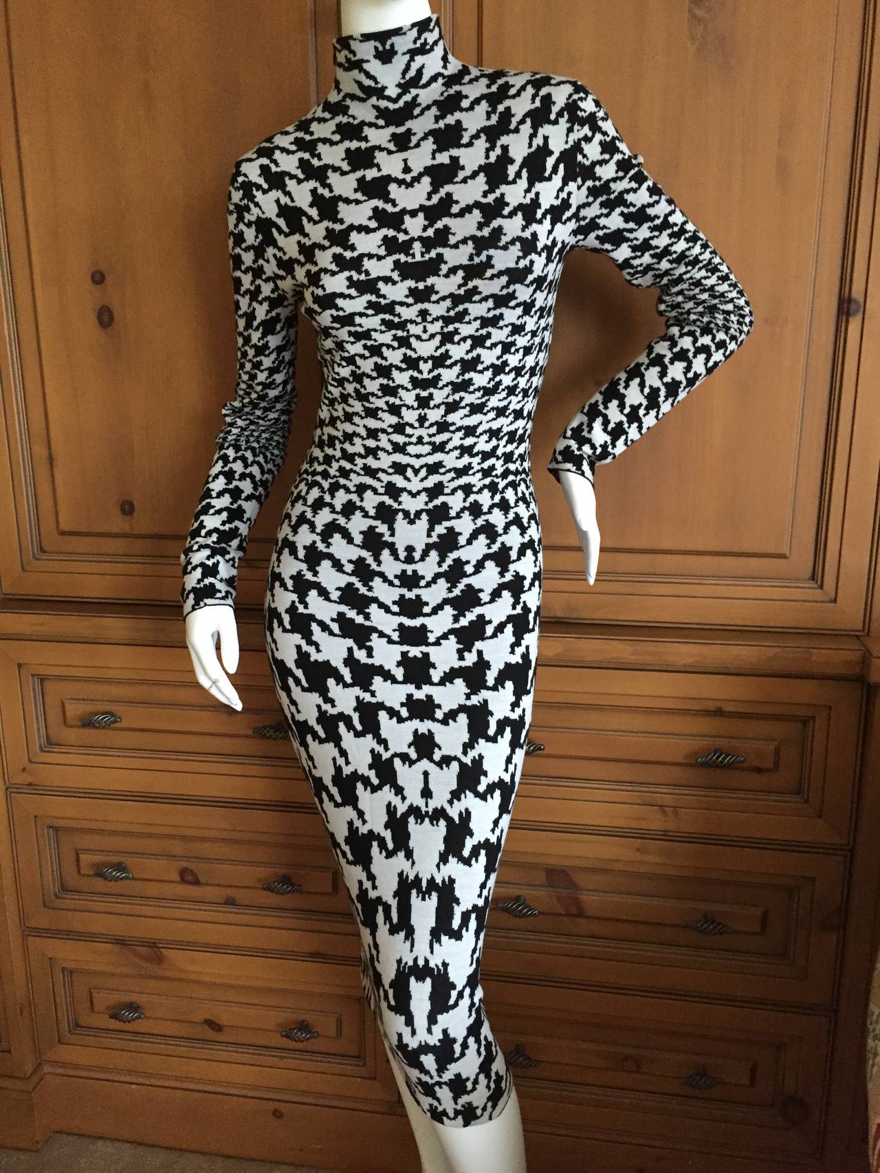 Alexander McQueen Fall 2009 Houndstooth Dress In Excellent Condition In Cloverdale, CA