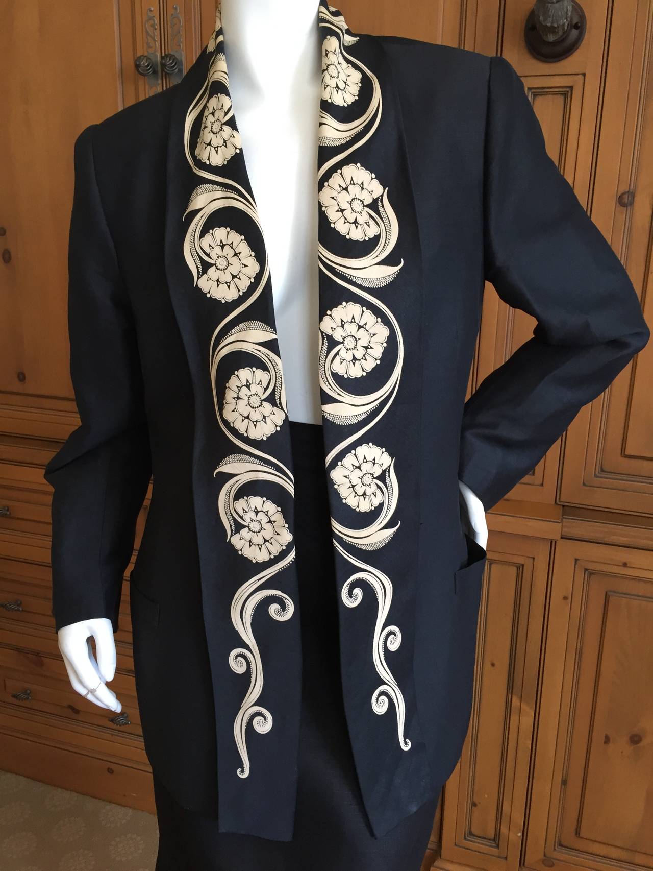 Gianni Versace 1987 Black Linen / Silk Skirt Suit In Excellent Condition In Cloverdale, CA