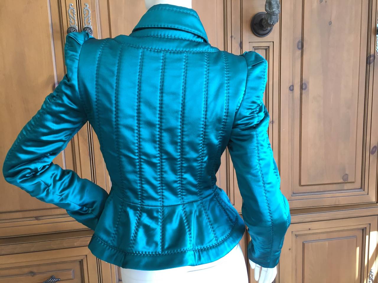 Yves Saint Laurent Tom Ford Fall 2002 Pagoda Shoulder Jacket In Excellent Condition In Cloverdale, CA