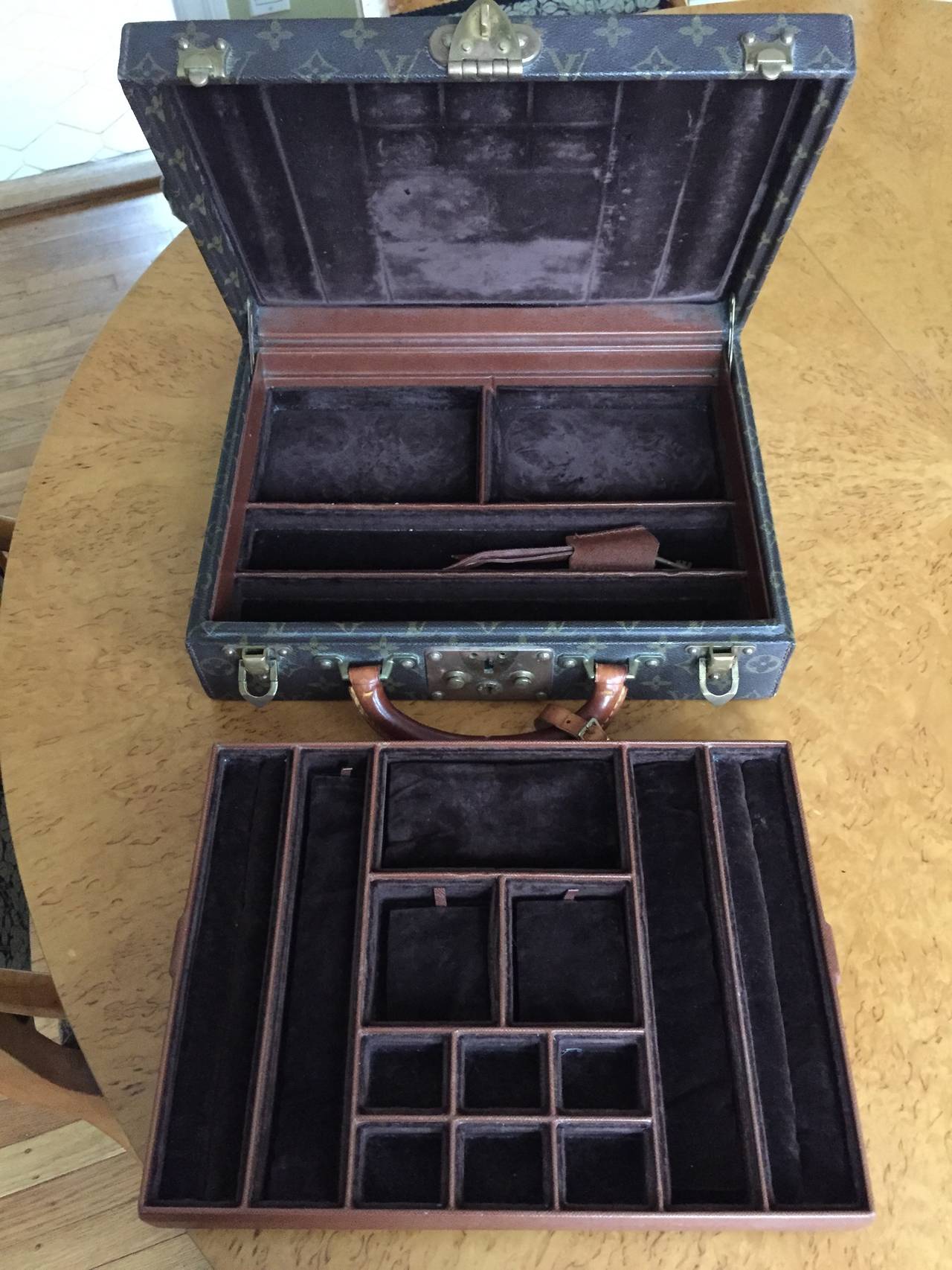 Louis Vuitton Vintage Monogram Travel Case for Fine Jewelry In Excellent Condition In Cloverdale, CA
