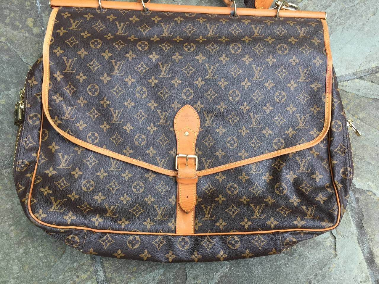 Louis Vuitton Monogram Sac Chasse Travel Bag In Excellent Condition In Cloverdale, CA