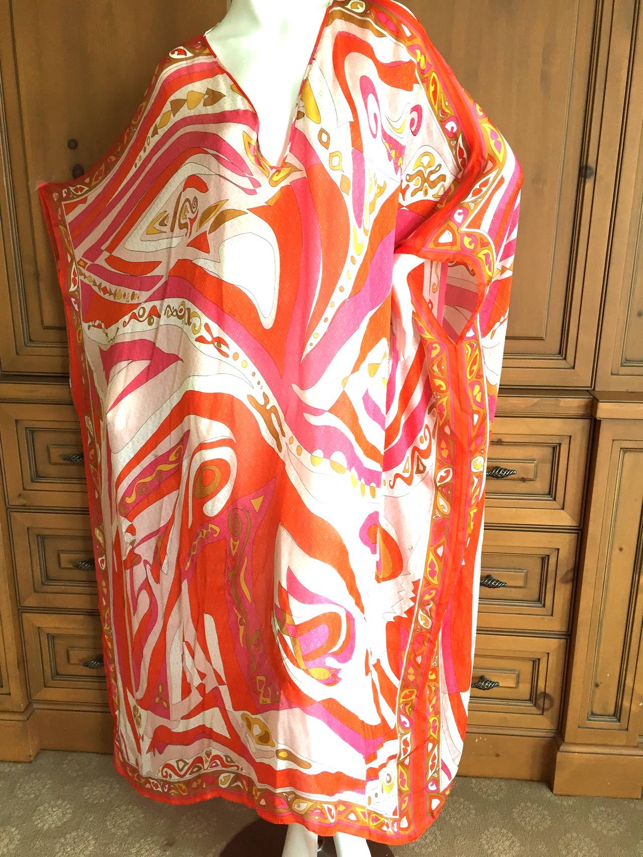 Emilio Pucci SIlk Caftan Beach Cover Up NWT In New Condition In Cloverdale, CA