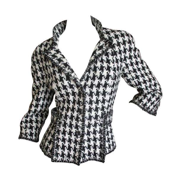 Chanel Classic Black and White Houndstooth Tweed Jacket at 1stDibs ...