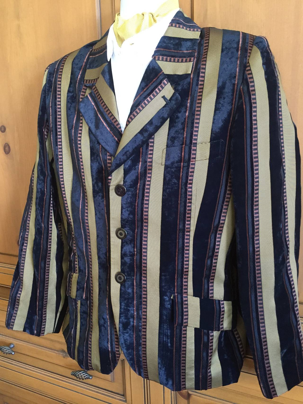 Matsuda Vintage Velvet & Ribbon Cropped Men's Jacket.
This is such a beautiful piece, the fabric is so rich.
Appx Measurements
Chest  38