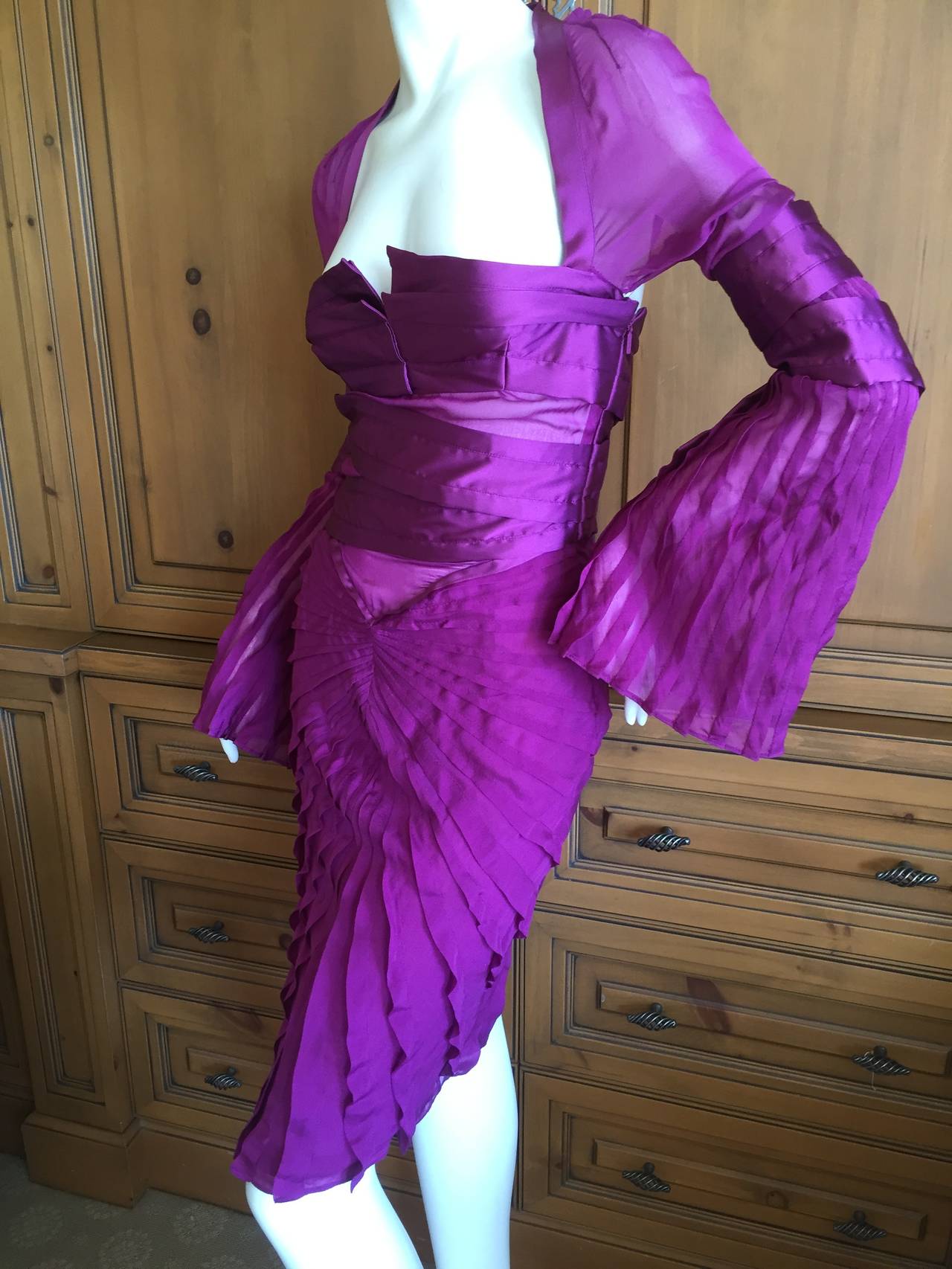 Gucci by Tom Ford Purple Silk Dress.
From Fall 2004
Size XS

 Bust 30
